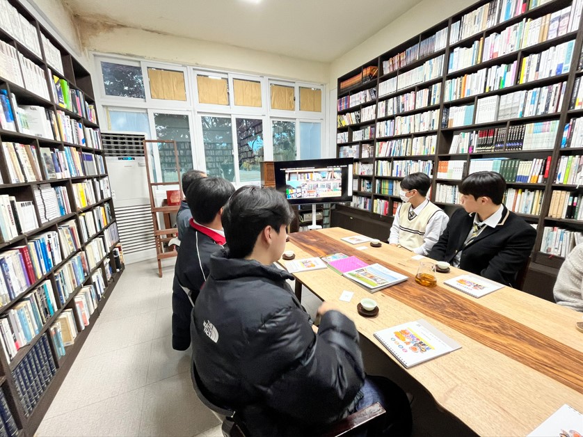 “하동의 숨결을 만나다” - 하동 금남고 별천지하동 동아리, 지역 탐방을 통해 미래를 꿈꾸다 - 관련이미지2