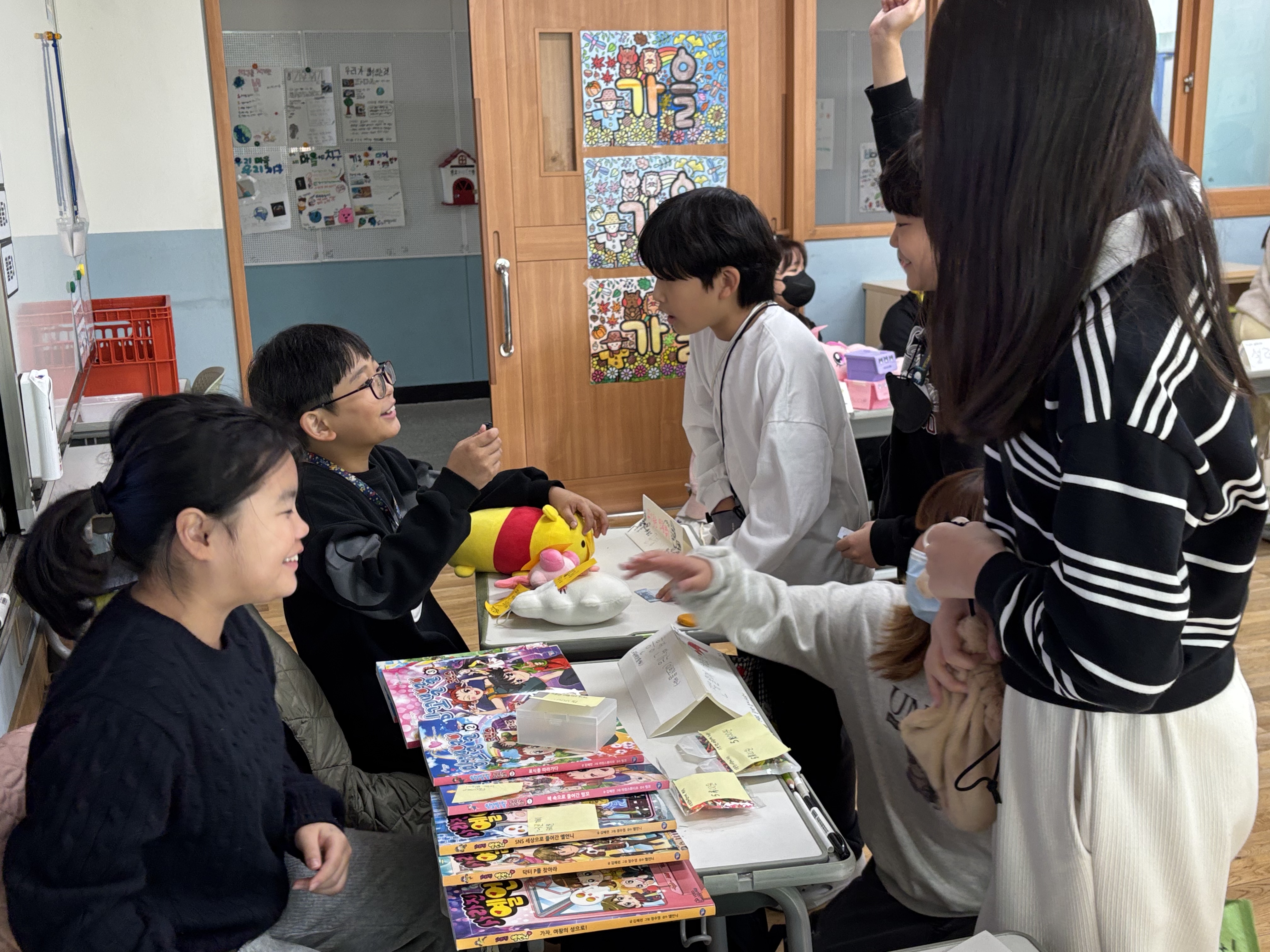 예하초, ‘솔바람 장터’수익금 지역사회에 기부 - 관련이미지2