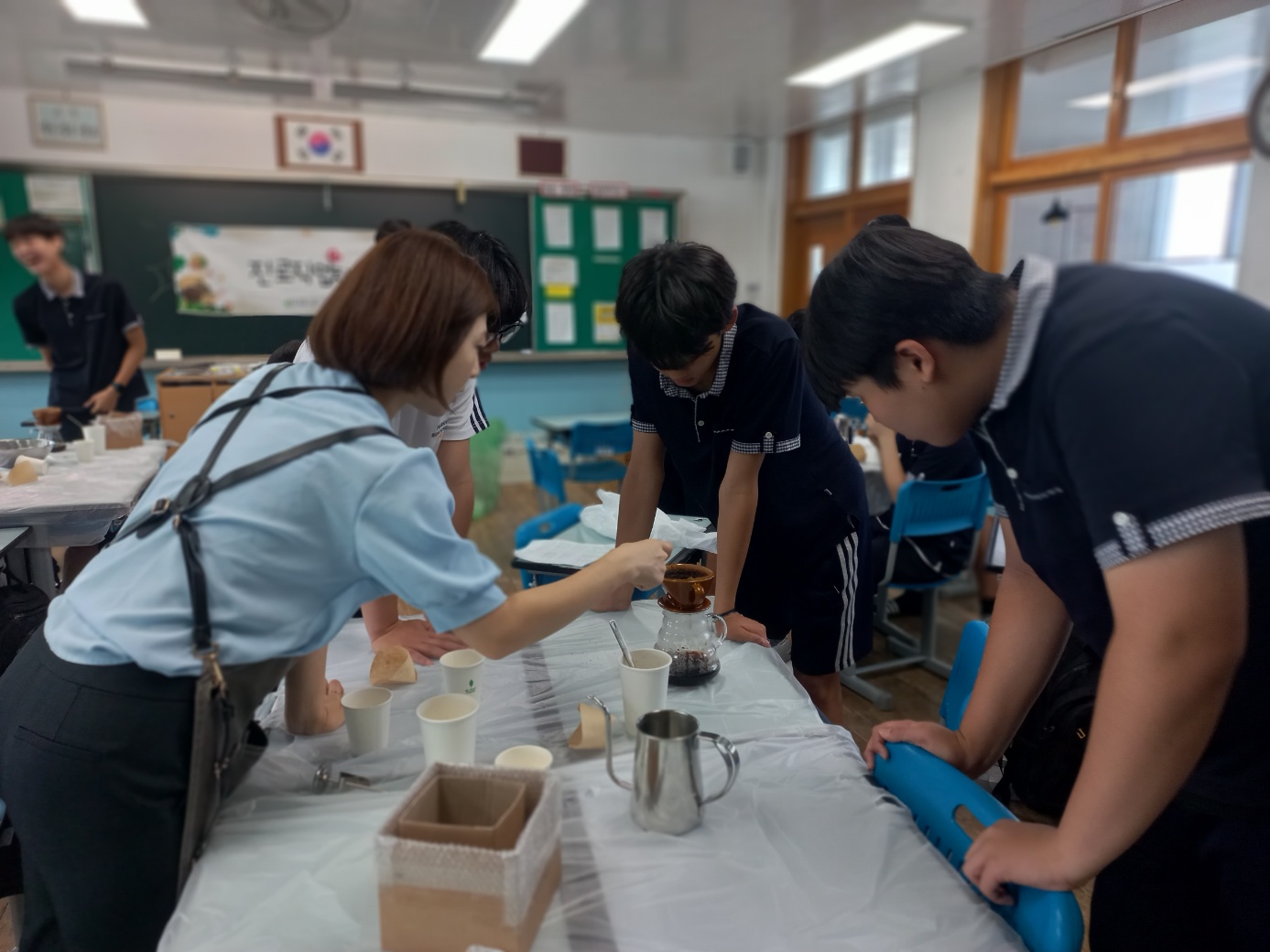 함안중학교, 직업 세계를 체험하며 나만의 진로를 설계하다! - 관련이미지1