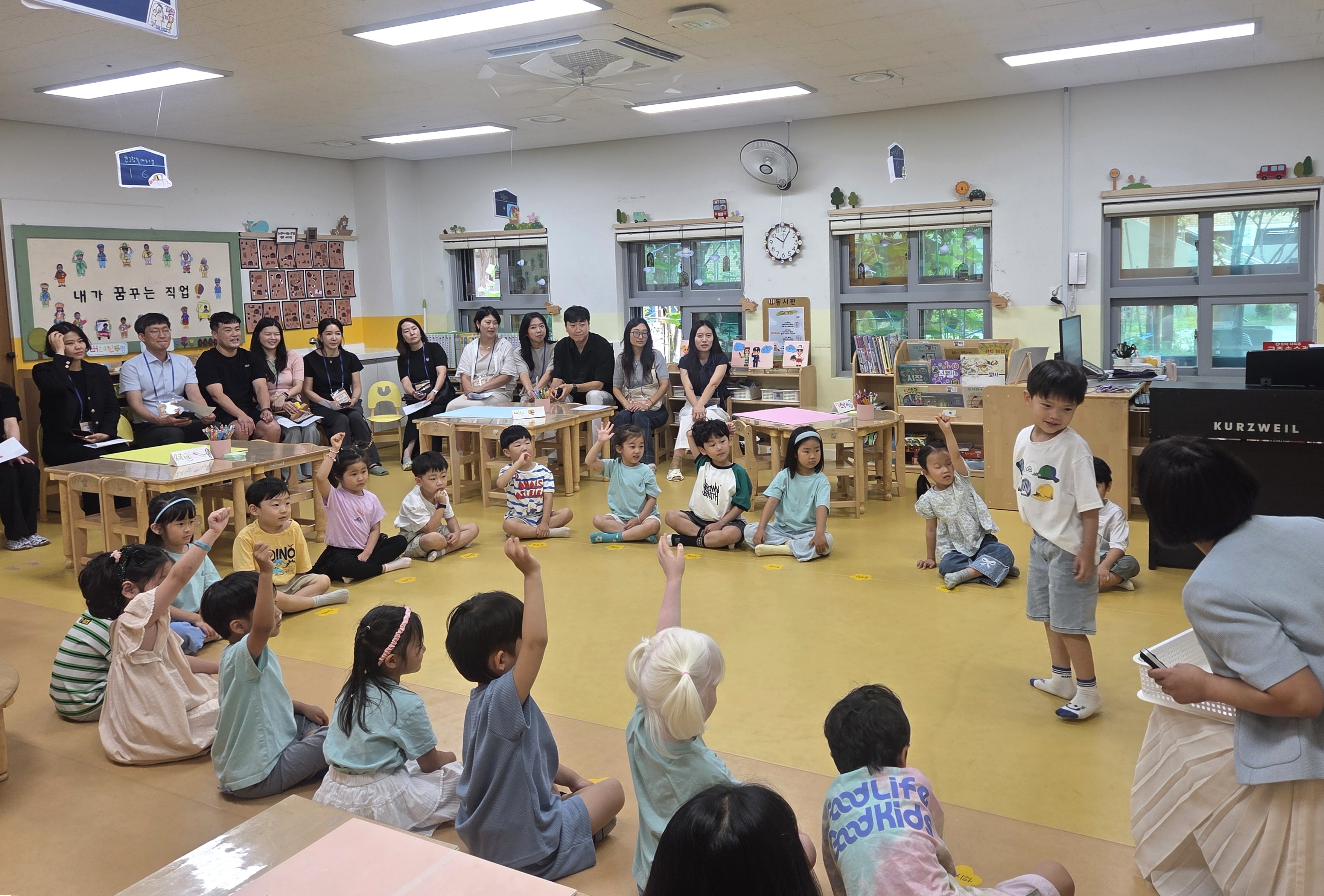 “엄마, 아빠! 함께 놀고 배워요!” - 의창초등학교병설유치원 학부모와 함께하는 공개 수업 실시 - - 관련이미지2