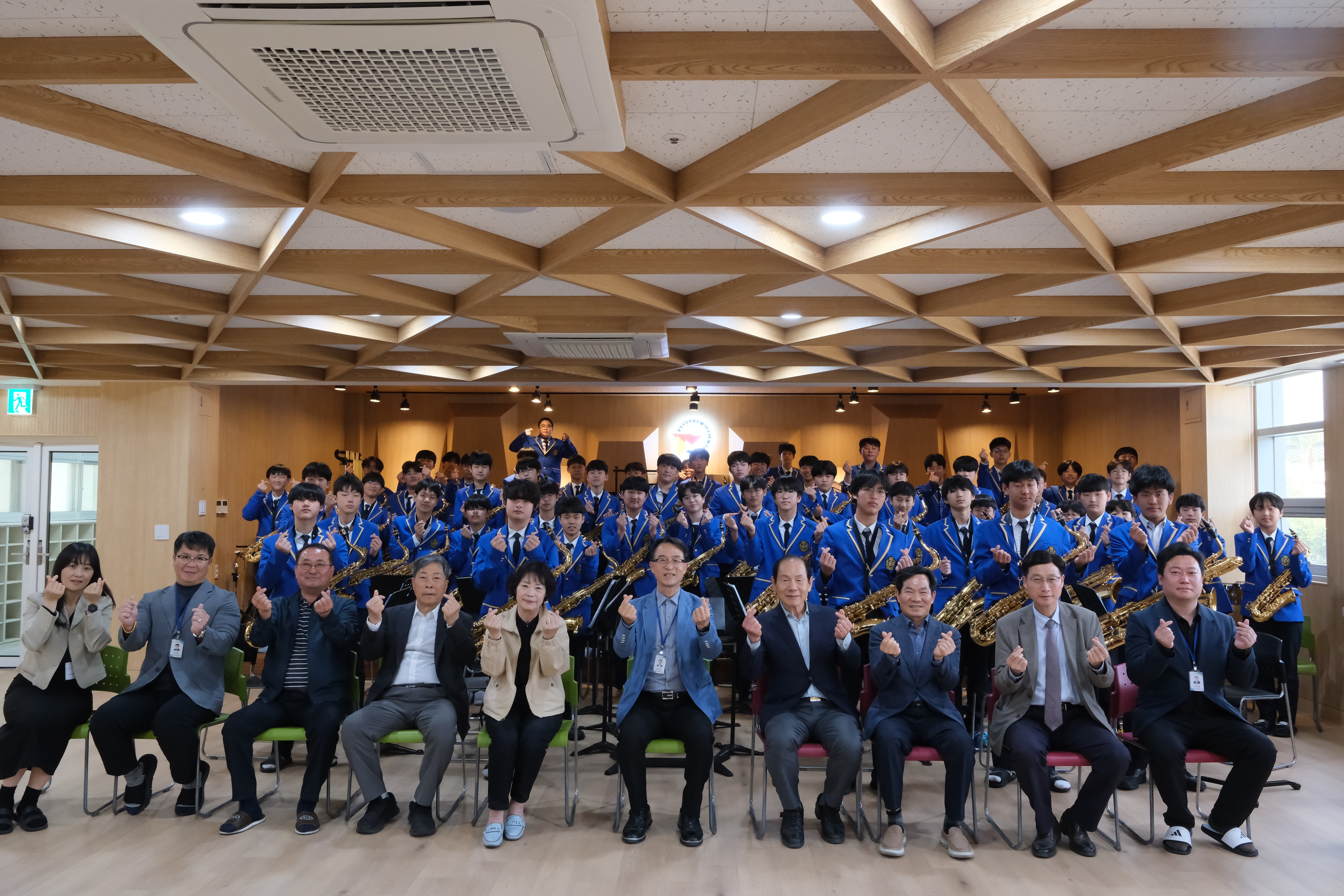 통영 동원중, 더샵 색소폰 오케스트라 합주실 개관식 개최 - 관련이미지1