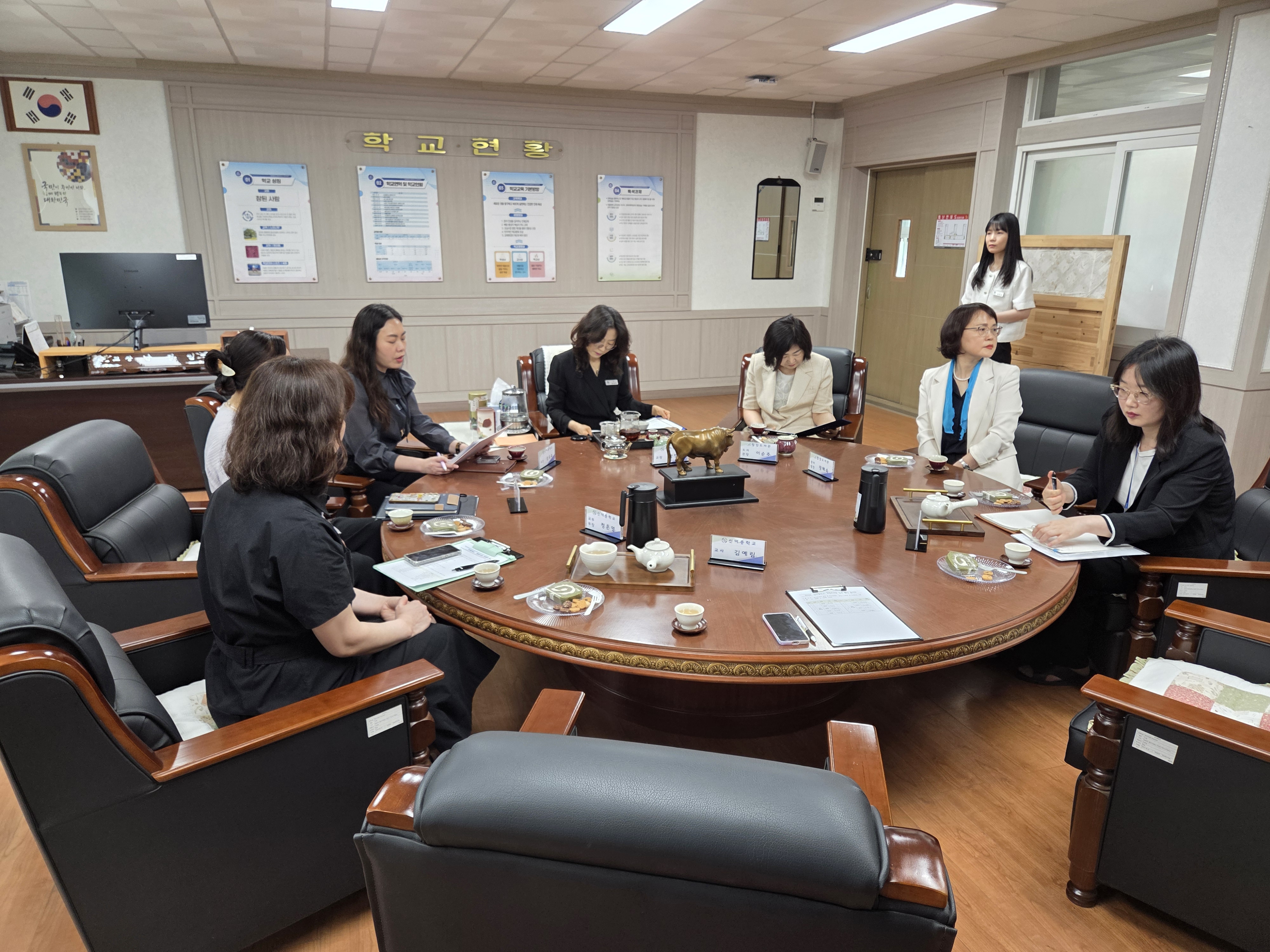 2026. 신어중학교-칠암도서관 독서교육 활성화를 위한 업무협약 체결  - 관련이미지1
