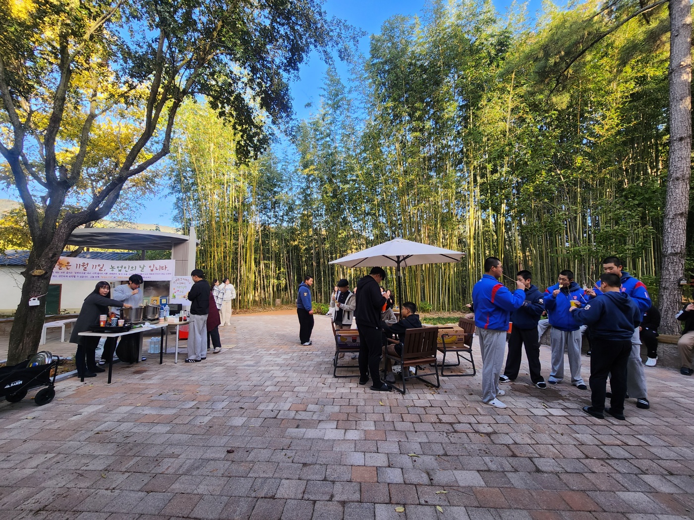 밀양동강중, 농업인의 날 맞이 따뜻한 나눔 - 관련이미지1