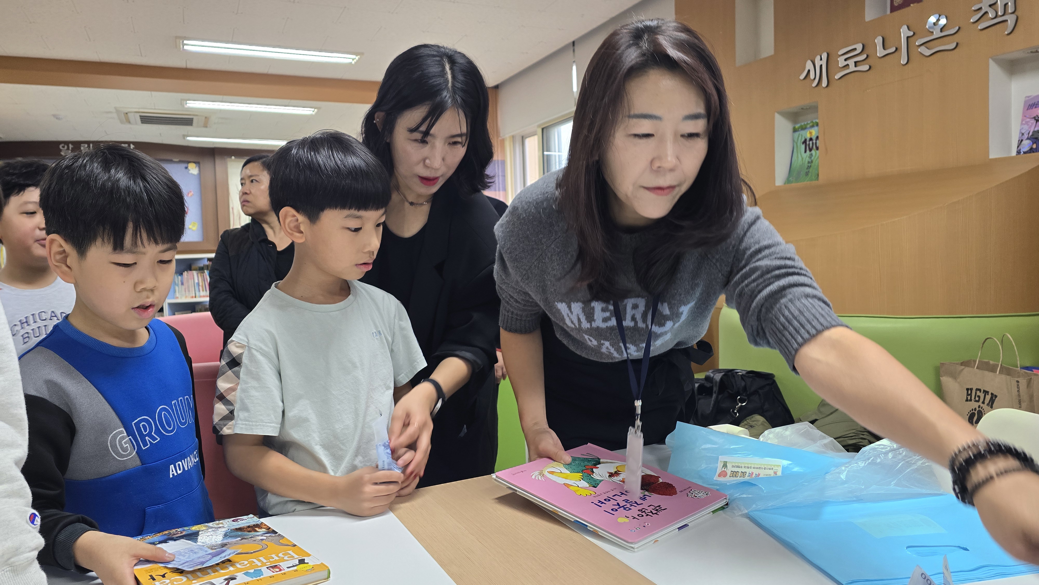 완월초, 북(Book)적 북(Book)적 도서바자회 이야기 - 관련이미지3