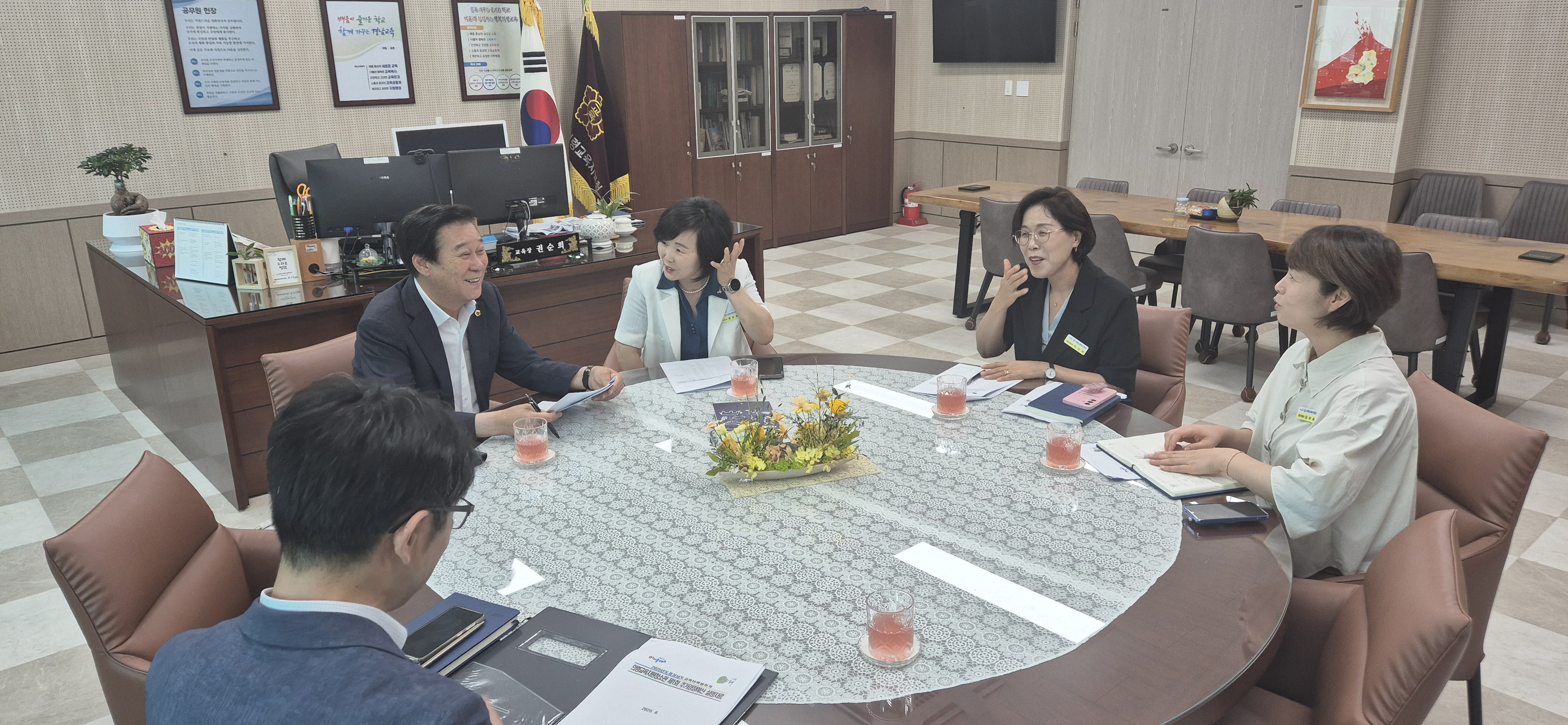 의령교육지원청, 권원만 도의원 초청 예산 정책 간담회 개최 - 관련이미지2