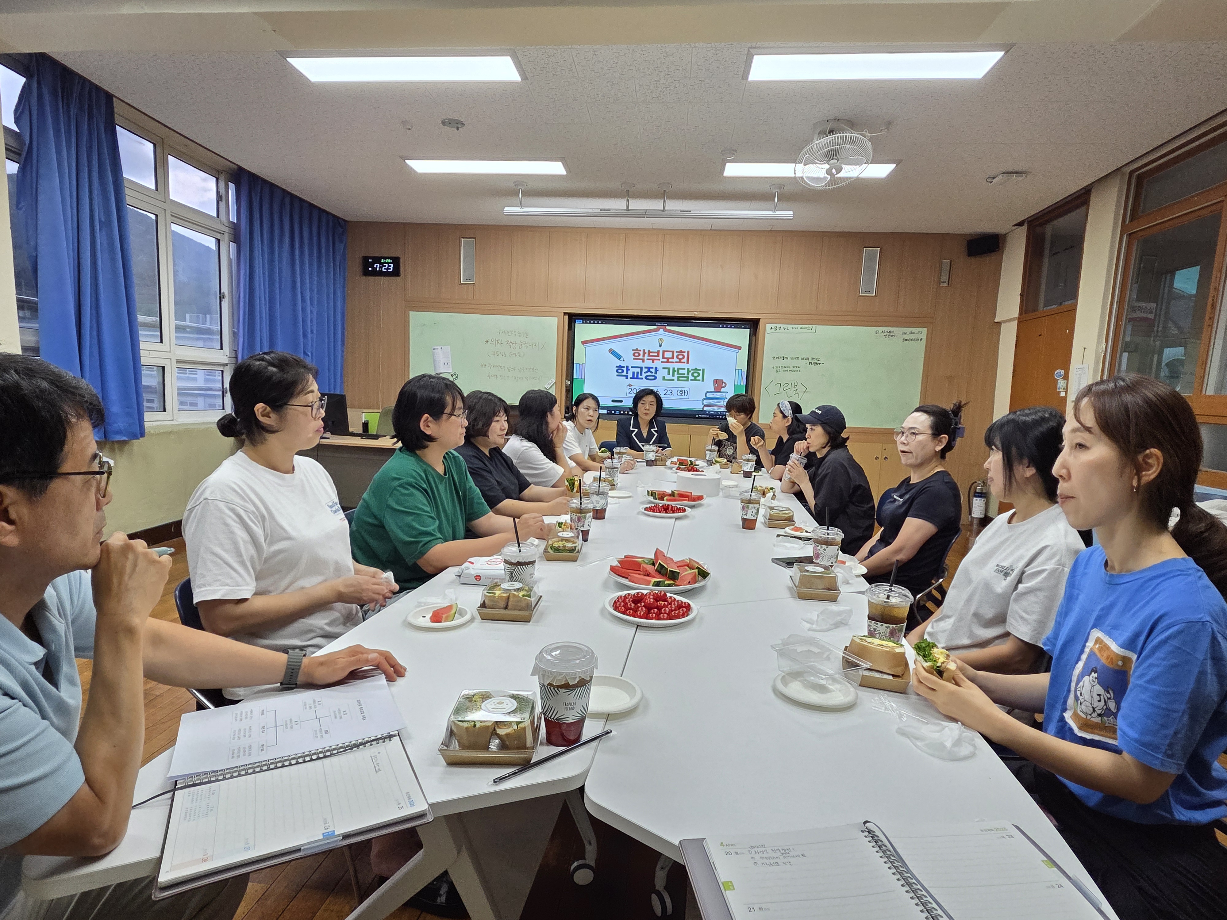 "학부모회와 학교가 함께 만든 행복한 학교" 학부모회 학교 화장실 환경개선 활동 - 관련이미지2
