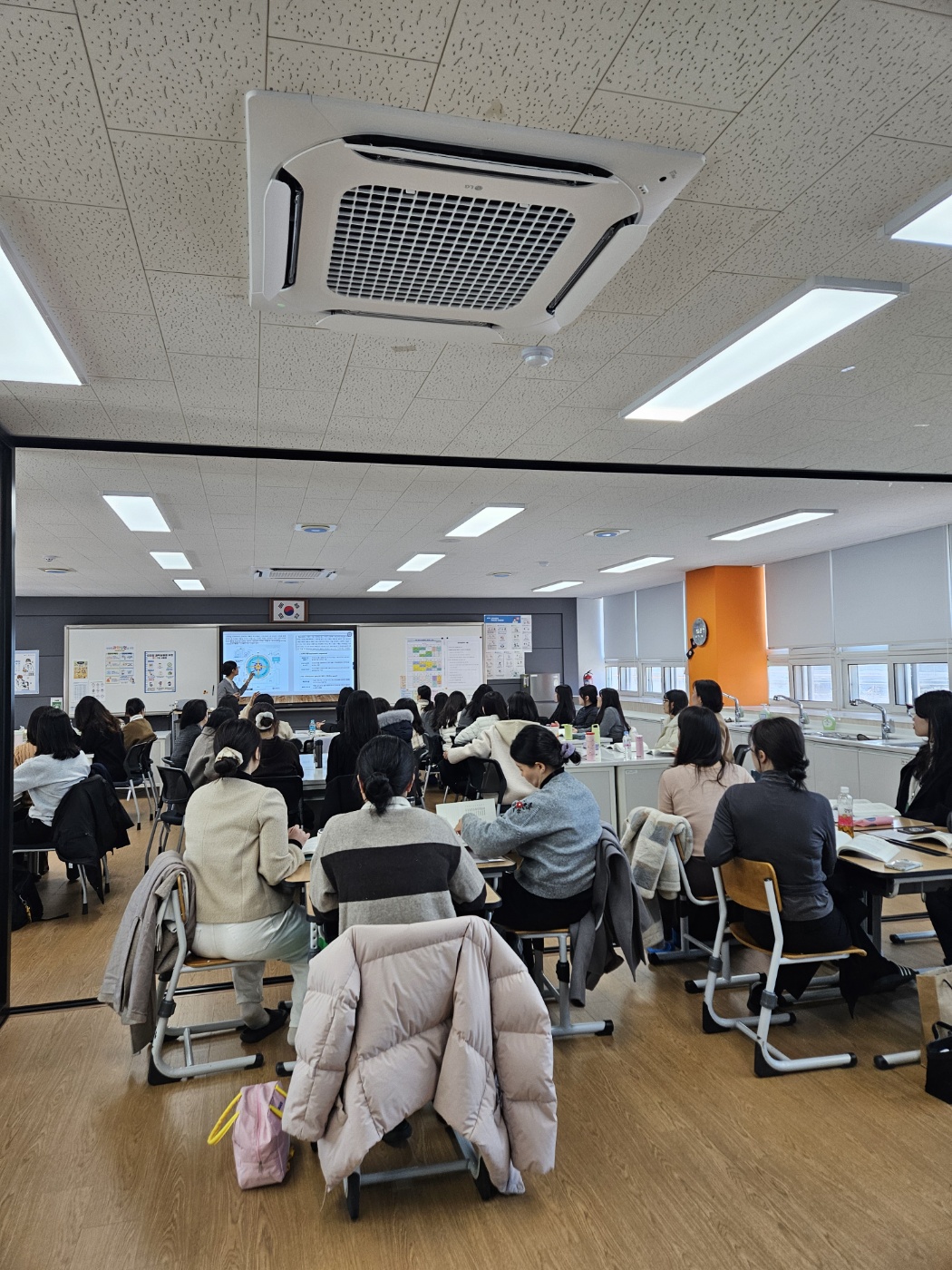 경남교육연수원, 경남교육청과 손 맞잡고, 중등신규임용교사 ‘현장밀착형 연수’ 운영 - 관련이미지1