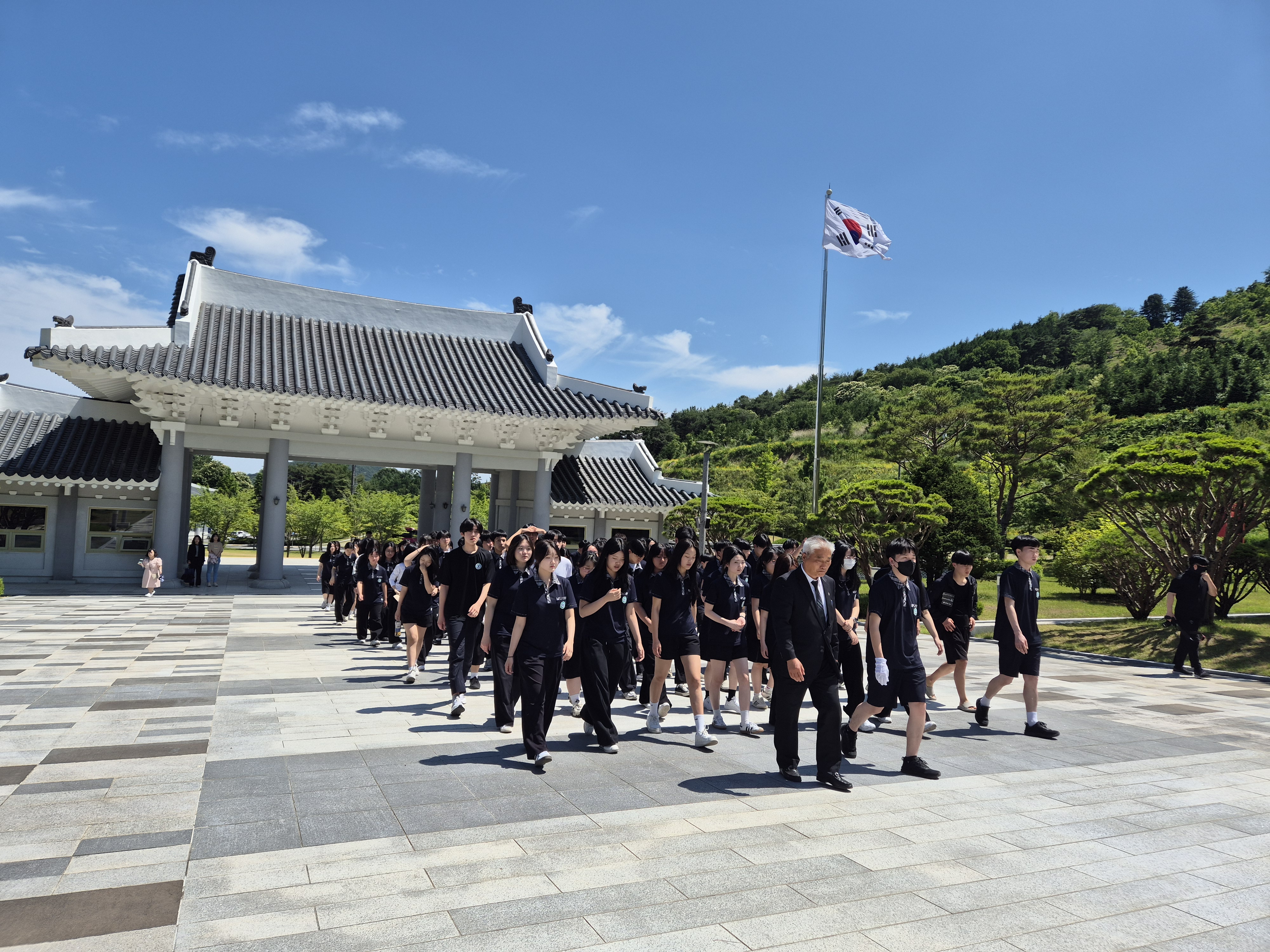 산청고 '지역 플러스 호국 프로젝트' 실시 - 관련이미지1