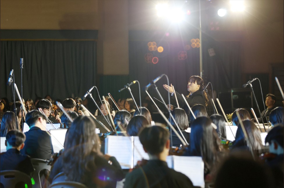 칠원유스필하모닉오케스트라 제13회 정기연주회 개최 - 관련이미지2