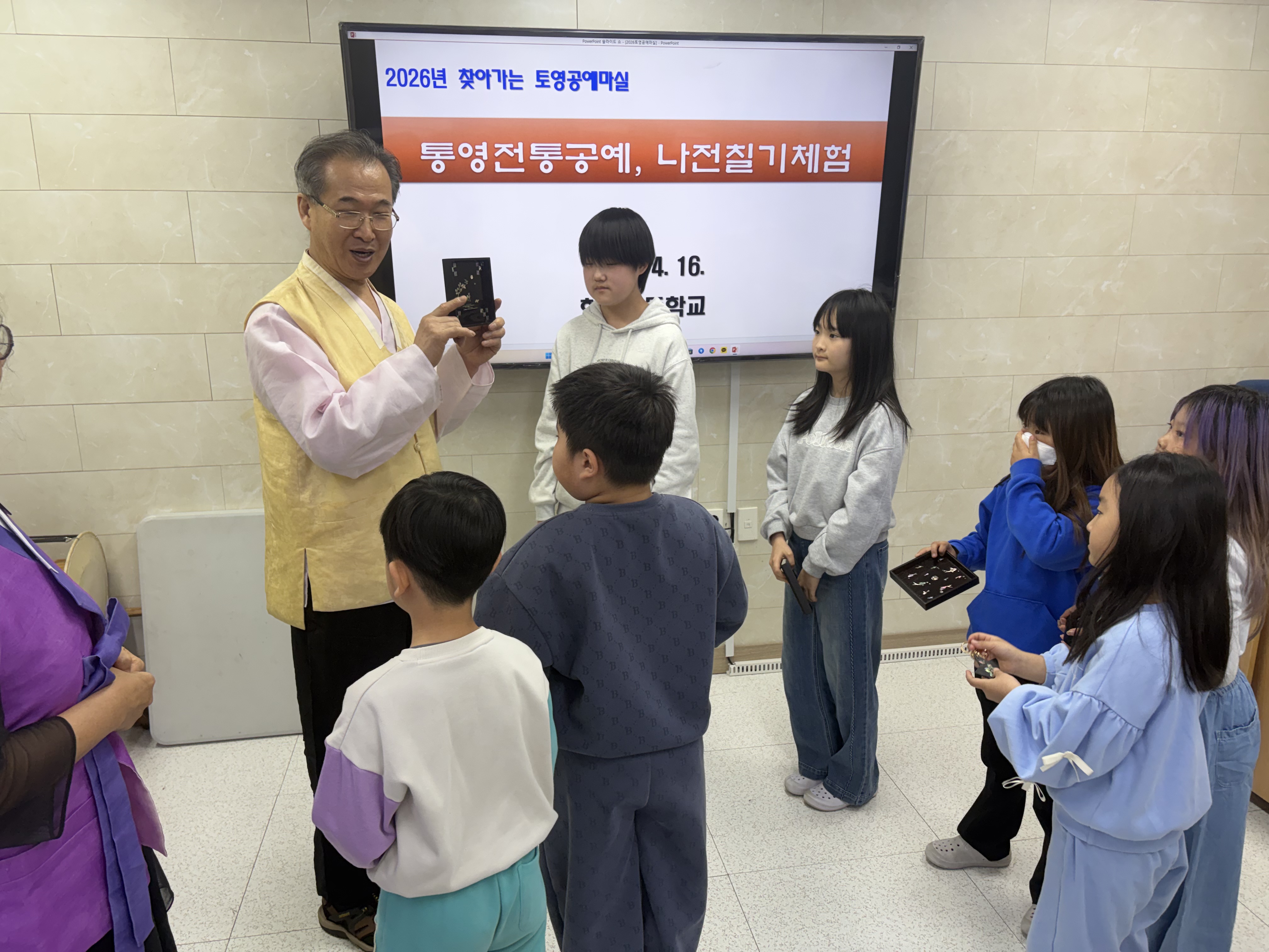 한산초, 통영 전통공예 나전칠기 체험 실시 - 관련이미지2