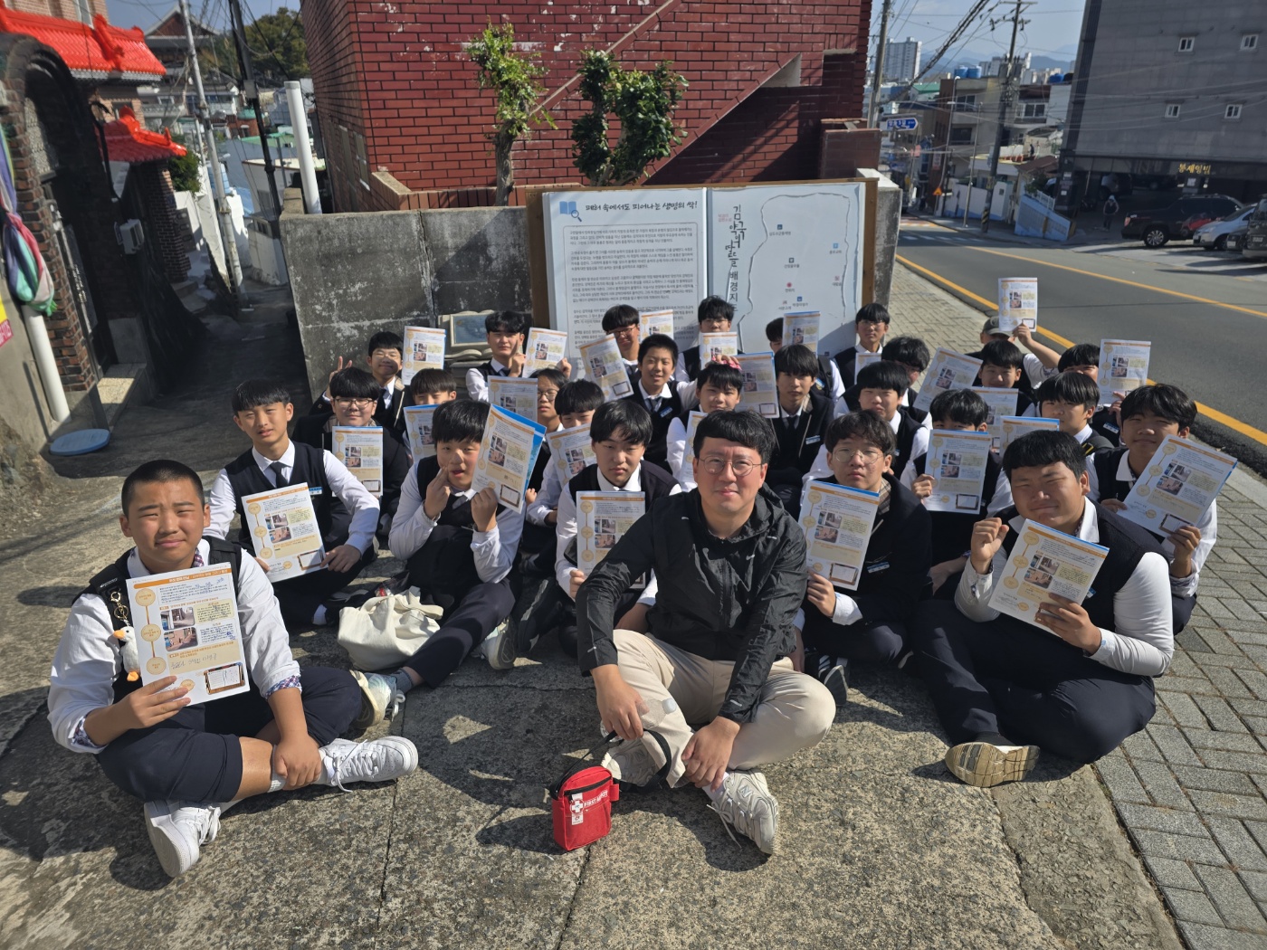 동원중, 학생 맞춤형 독서교육 선도학교 통영을 걷다 프로그램 운영 - 관련이미지1