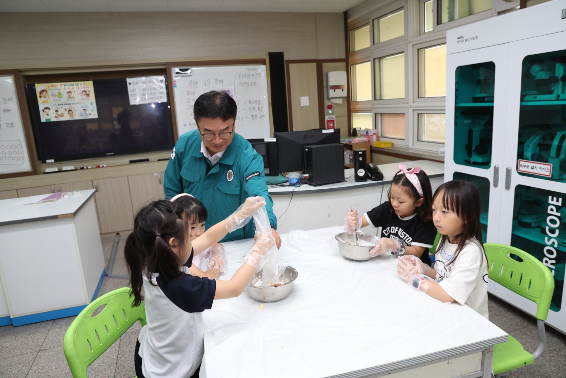 권순기 교육감, 새 학기 맞아 돌봄·방과후학교 현장 소통 - 관련이미지3