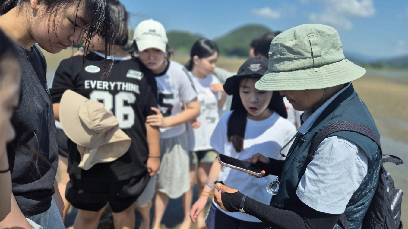 하동 갈육초, 고포 갯벌에서 “우리는 지구 살리는 바다지킴이!” - 관련이미지3