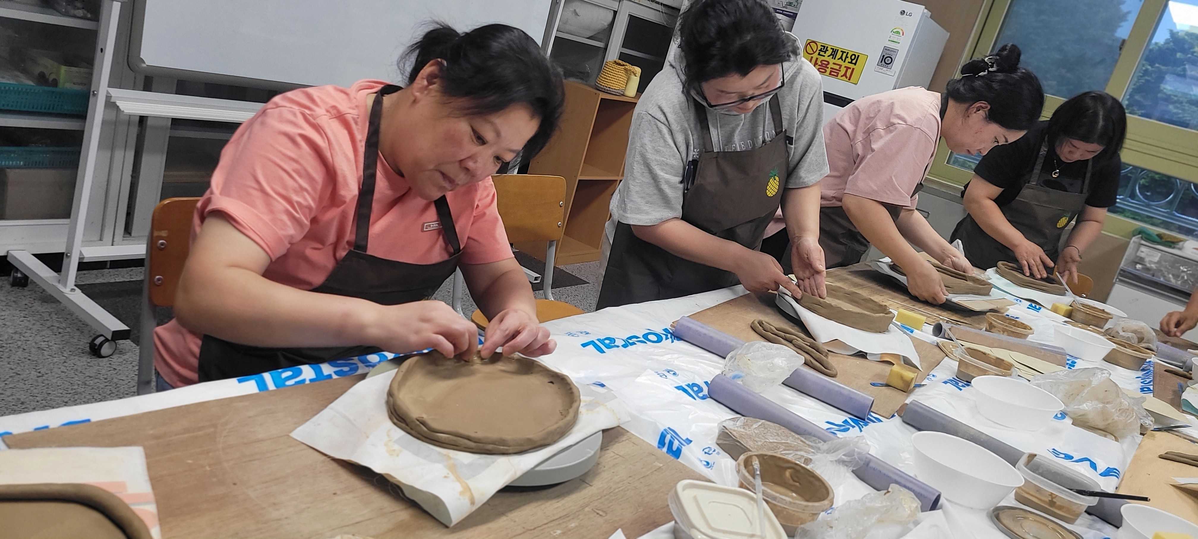 학부모가 배워서 학생을 가르치는 아이사랑 행복동행 학부모 도예교실 - 관련이미지3