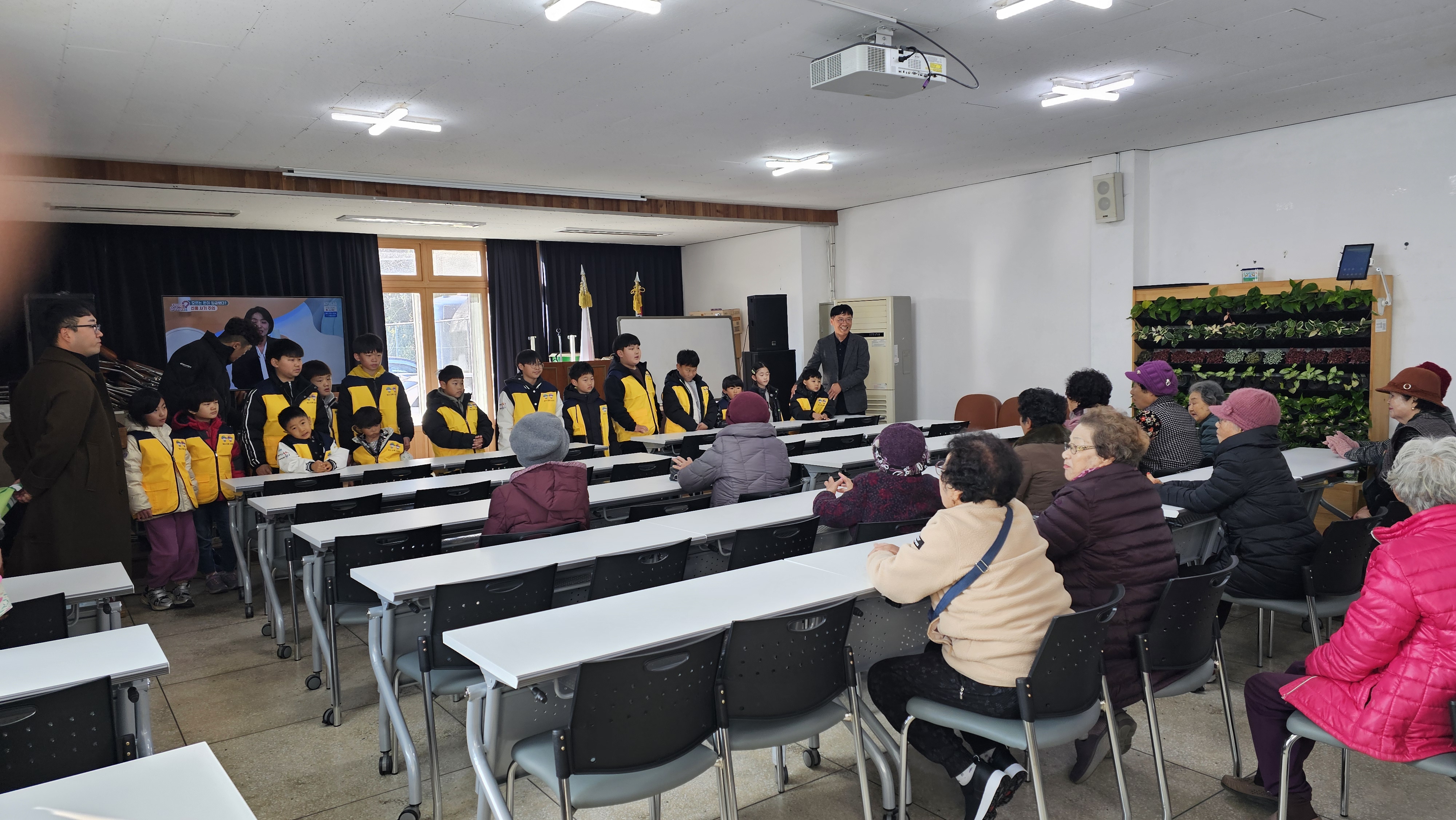 욕지초, 환경정화와 이웃 나눔으로 완성한 ‘겨울나눔학교’ - 관련이미지3