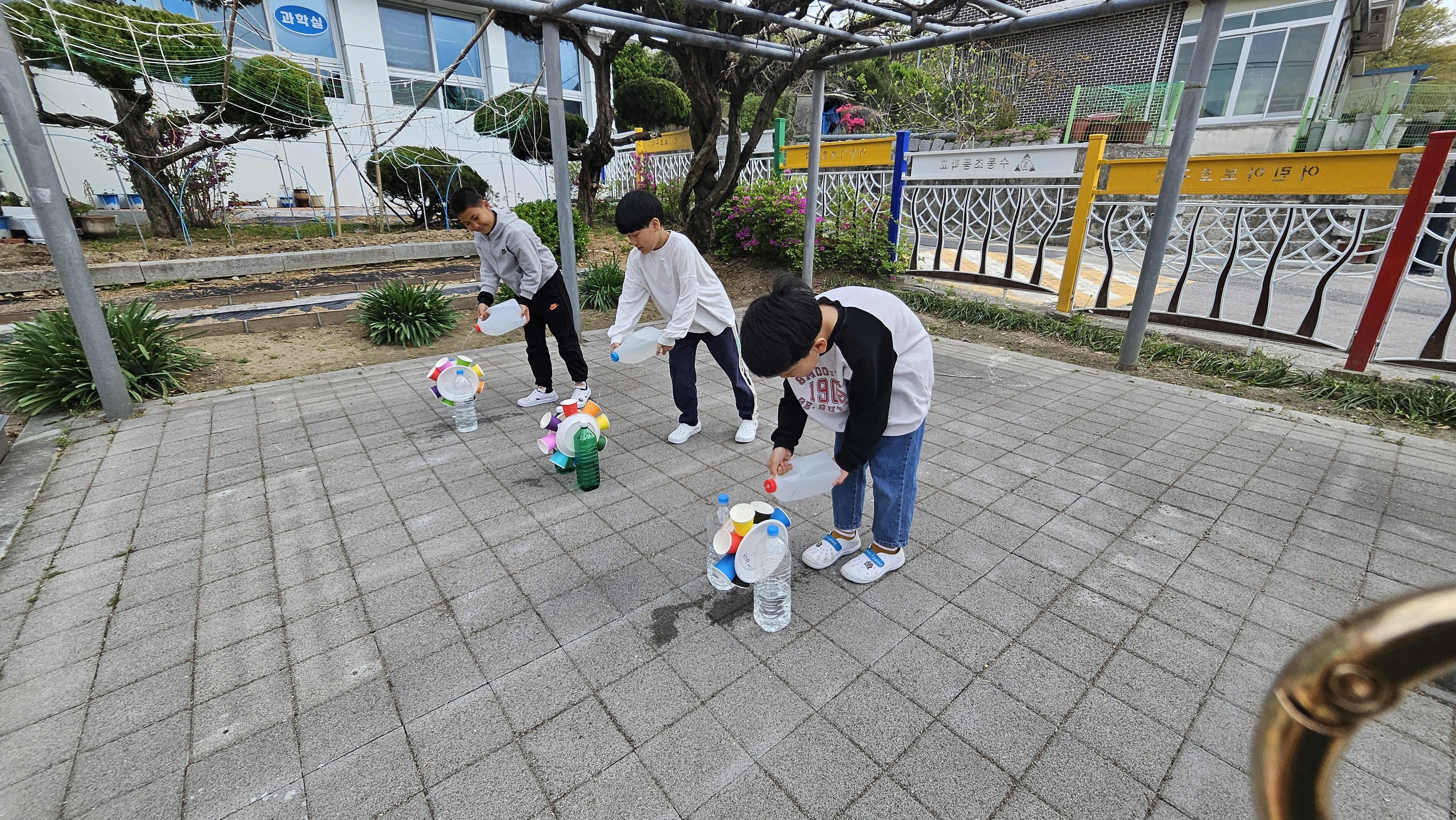 *수동초* 지구도 지키고, 과학 원리도 탐구하고! 전교생이 함께 한 물레방아 프로젝트 실시 - 관련이미지1