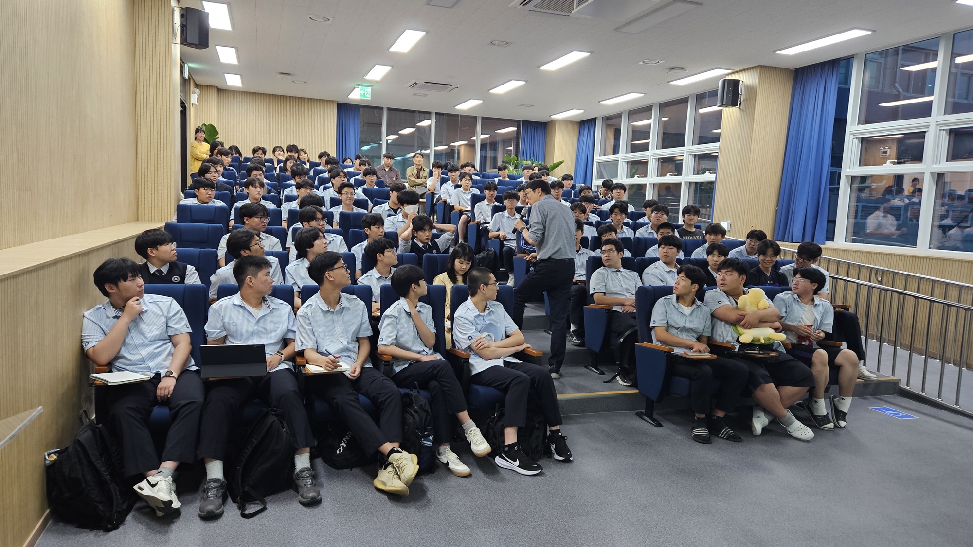 통영고, 2026 교육과정 설명주간 성황리 개최, 학생 맞춤형 진로 설계 ‘눈길’ - 관련이미지1