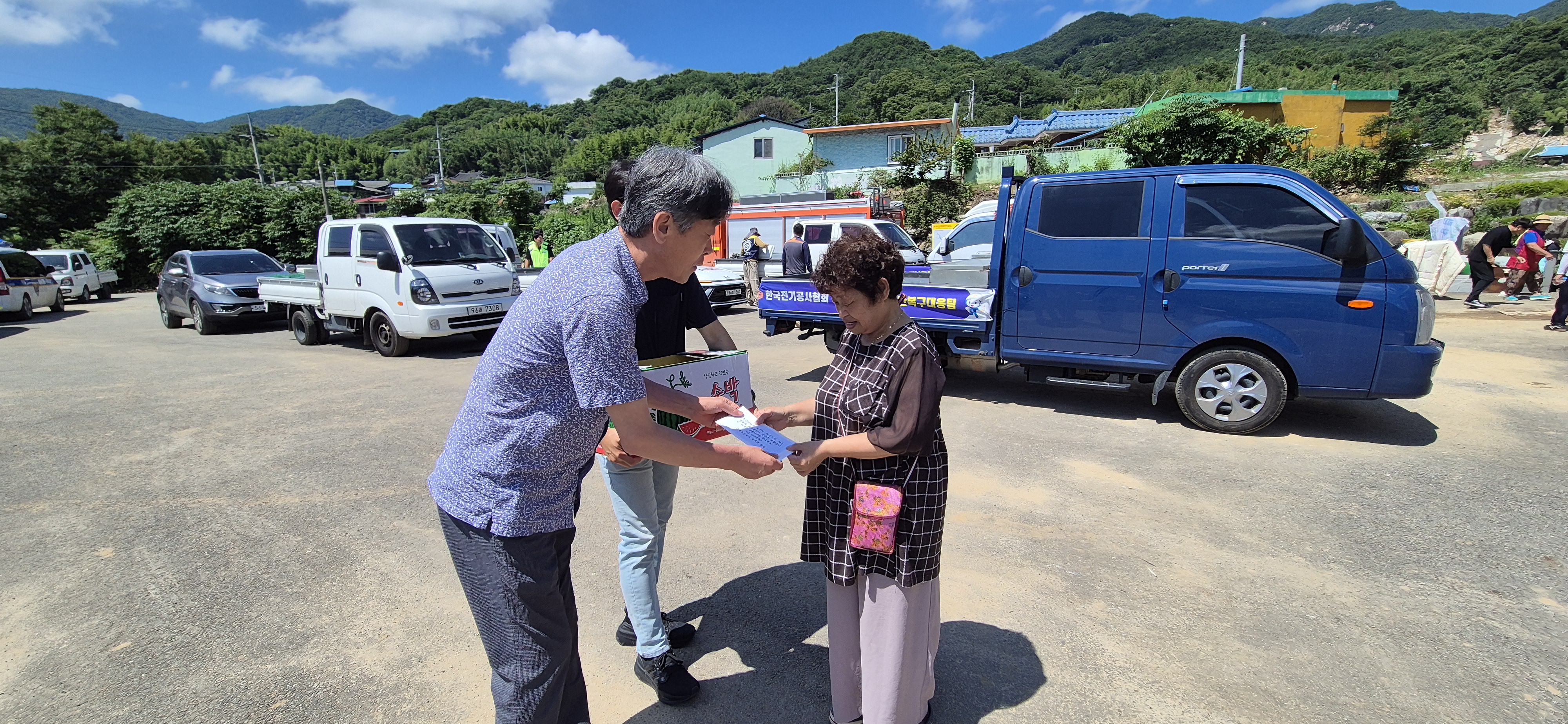단계초, 집중호우 피해를 입은 교육 가족과 지역민을 위한 지원 - 관련이미지4