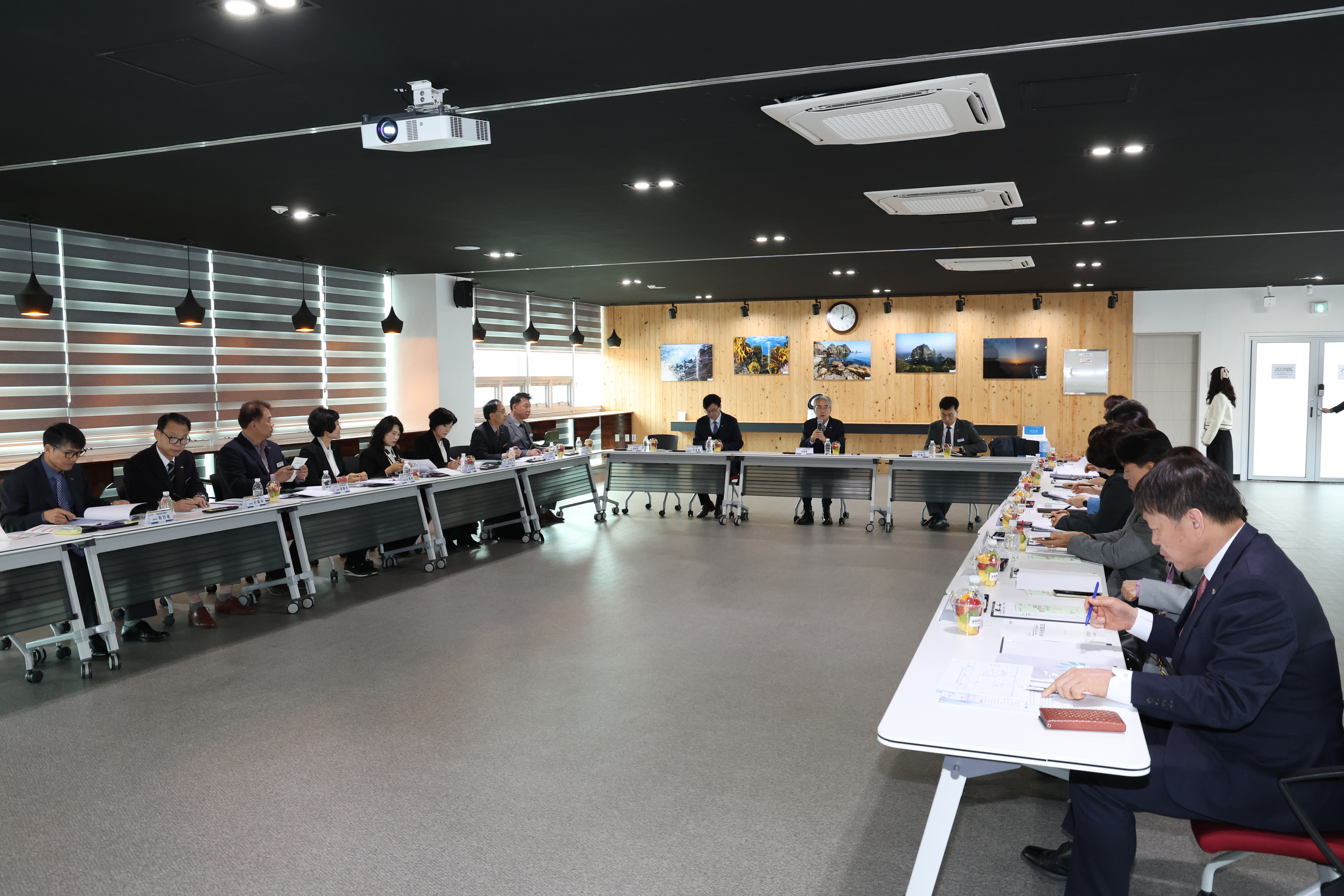 경남교육청, 새 학년 맞아 학생 자살 예방 긴급 진단 교육감 주재 교육장 협의회 개최 - 관련이미지1