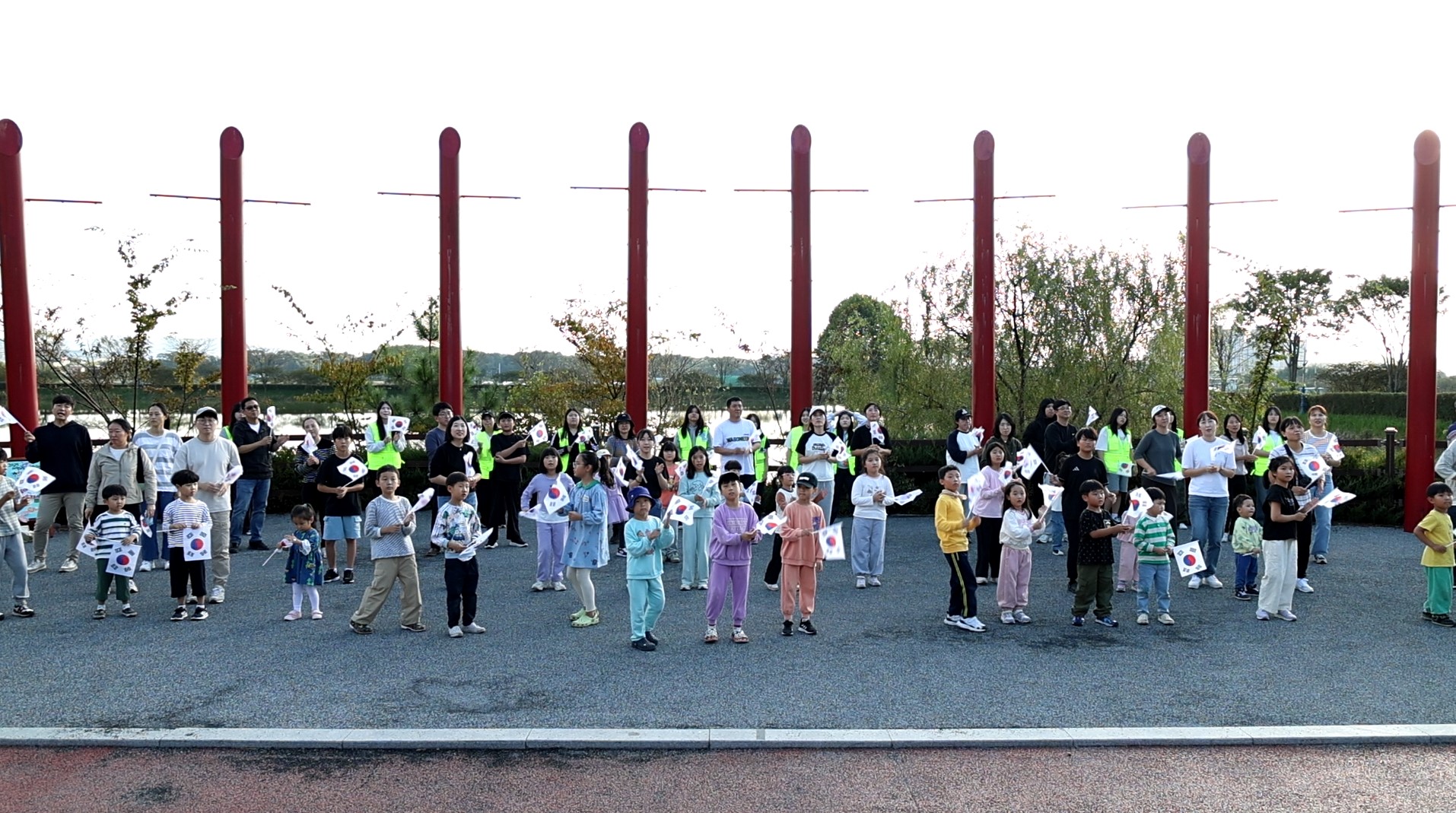 사천교육지원청, 가족이 함께하는 뽀작뽀작 가족놀이터 개최 - 관련이미지3