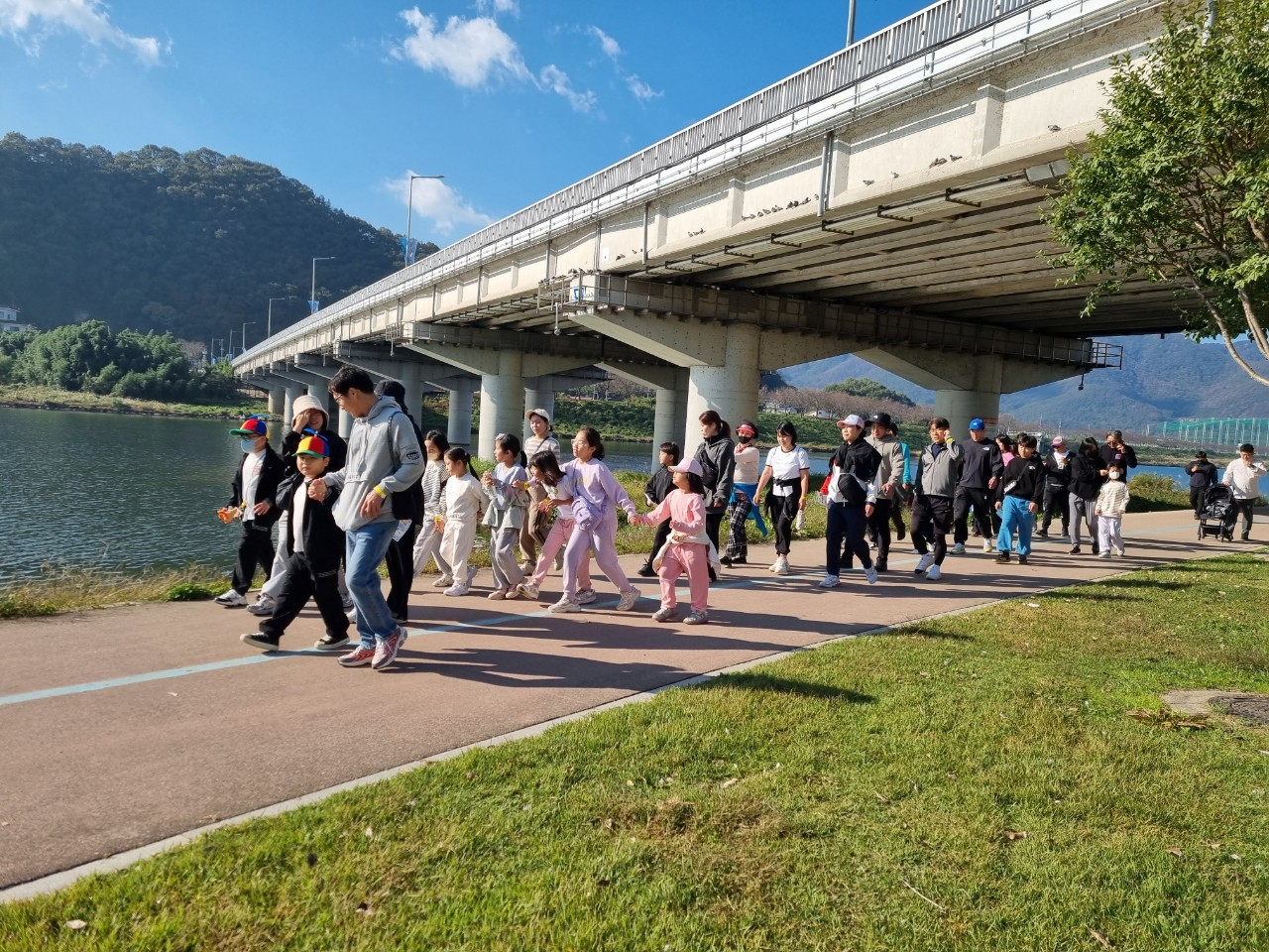 미리벌초, 강변따라 우리가족 한마음 『미리벌 가족 행복 걷기』 - 관련이미지2