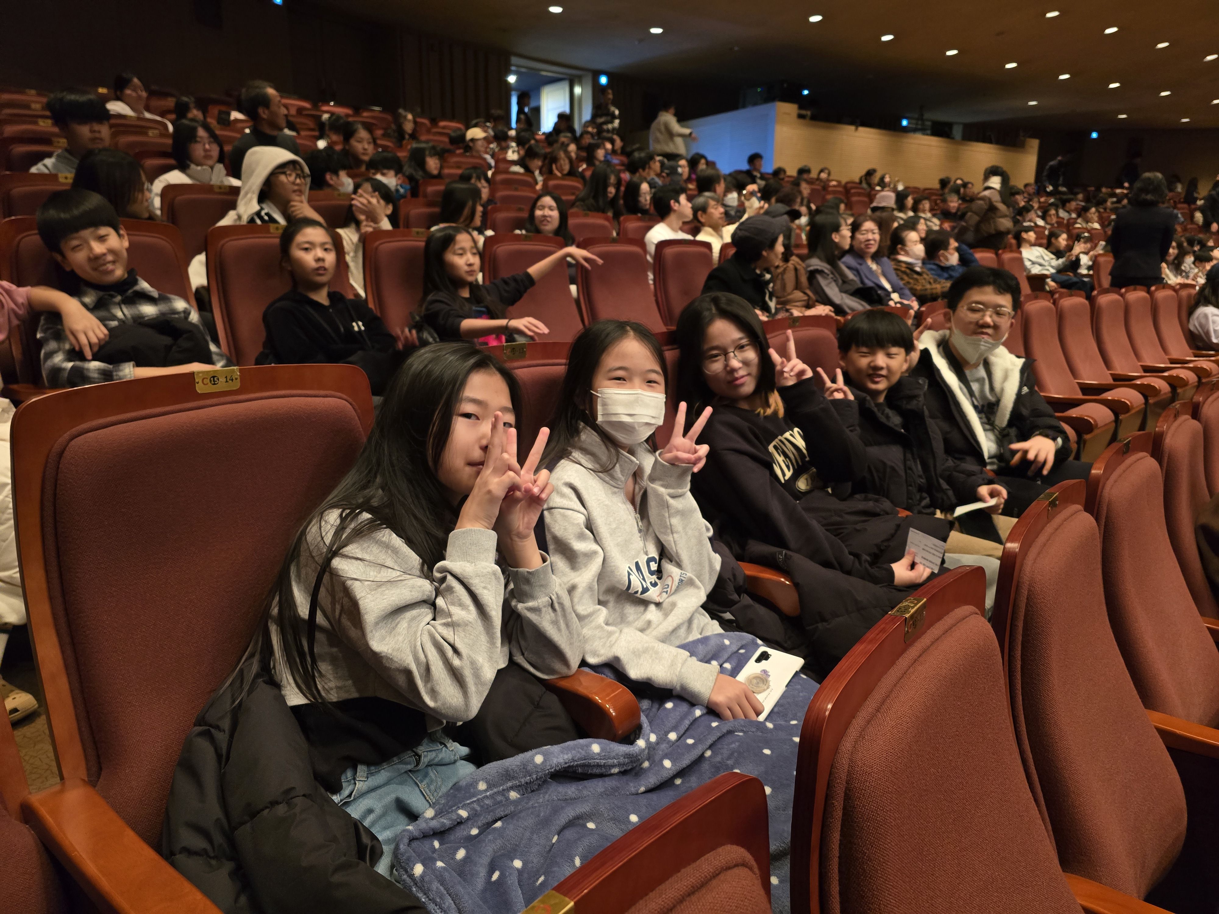 천전초, 전교생 창작 발레 [레미제라블] 관람 - 관련이미지2