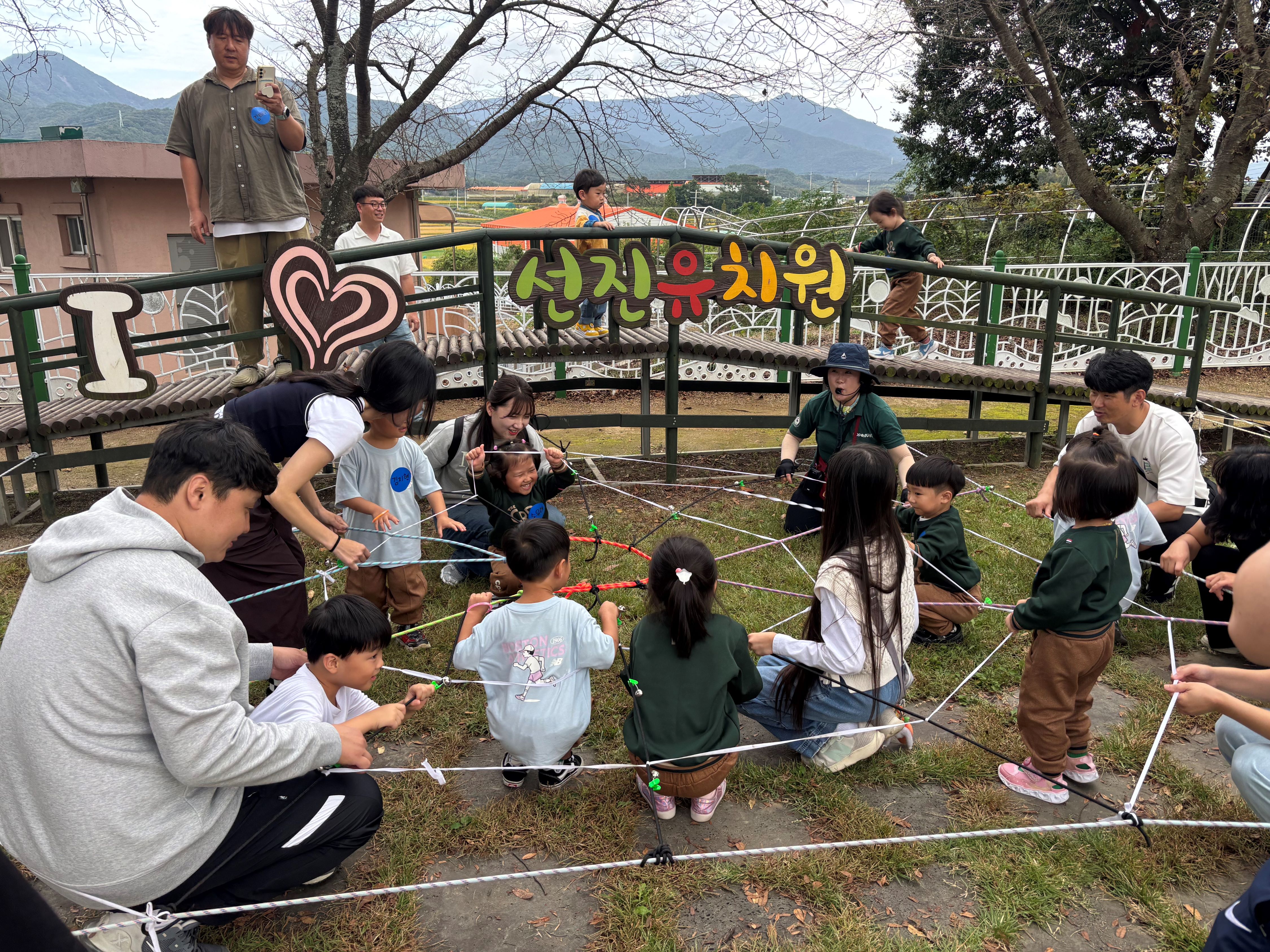  선진유치원, 「가을 숲 밧줄 자연놀이」개최  - 관련이미지2