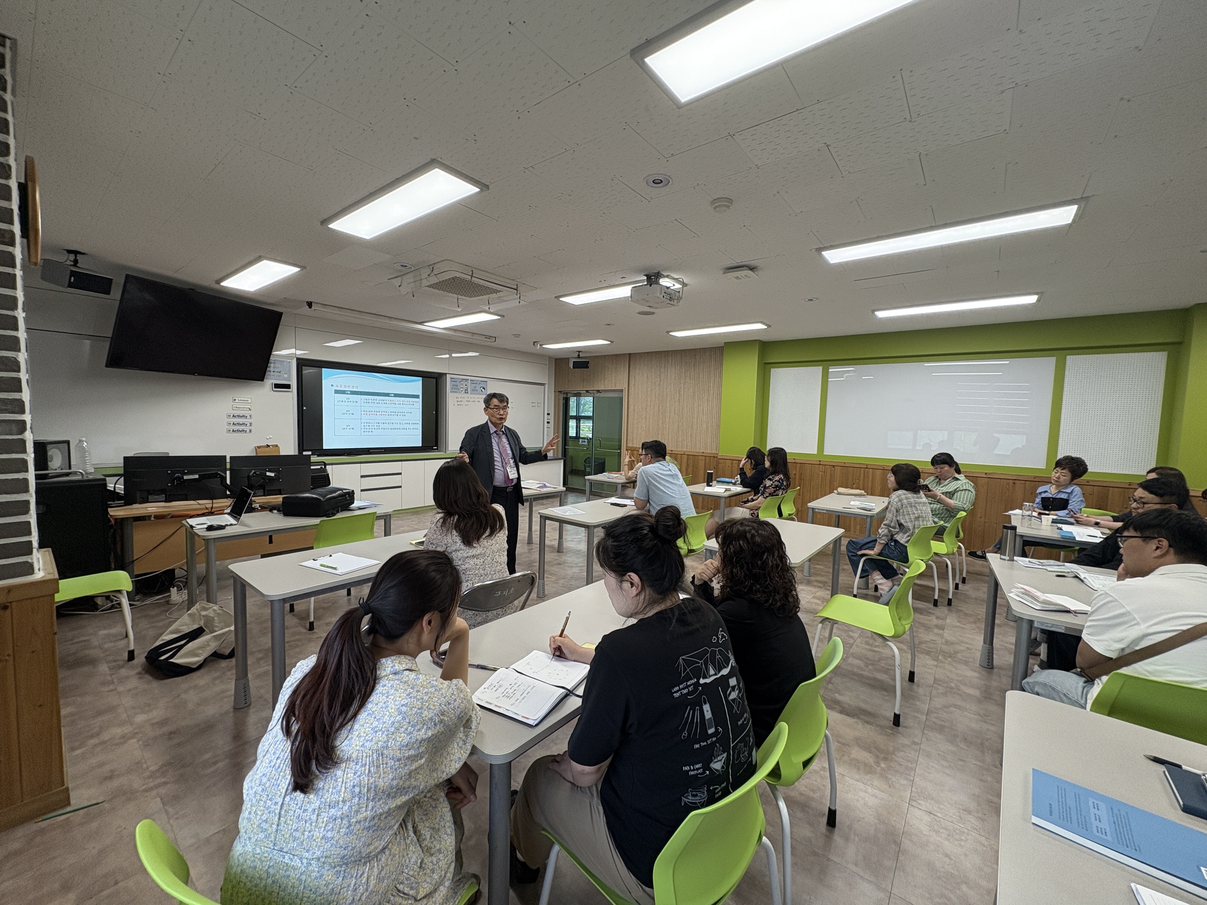 김해구지초, 학생주도형 온작품읽기 질문의 묘미, 토론의 재미에 빠져 - 관련이미지1