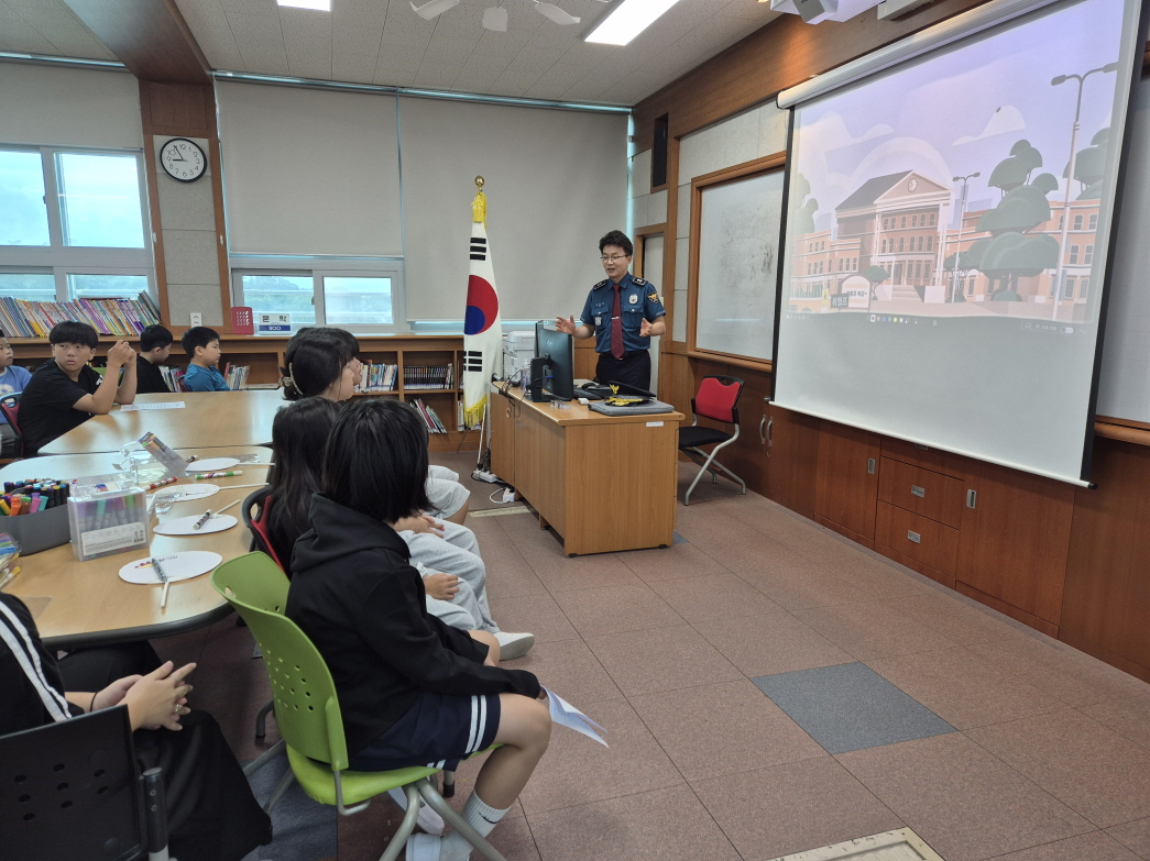 하동 갈육초, 2학기 교통안전 및 학교폭력멈춰 캠페인 실시 - 관련이미지2