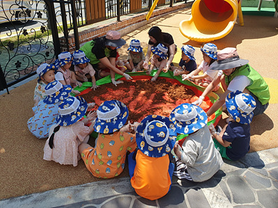 현동숲유치원, 우리 마을에서부터 지구로! (우산천 사랑 캠페인과 연계한 수달마켓 개최) - 관련이미지1