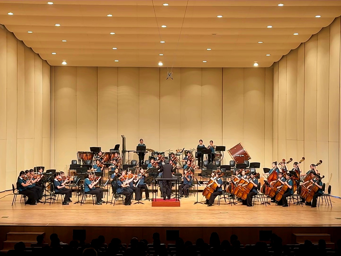 밀성여중, 52년 전통 현악 오케스트라 '제2회 밀양 청소년을 위한 관현악축제'에서 감동의 하모니 선사 - 관련이미지1