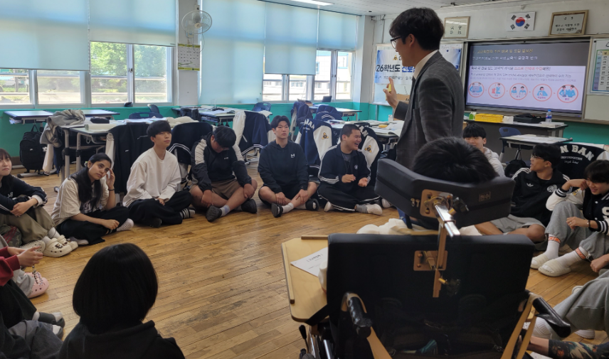 신반정보고 '진로진학공감톡톡 캠프' - 각자의 진로를 3일에 담다 - 관련이미지2