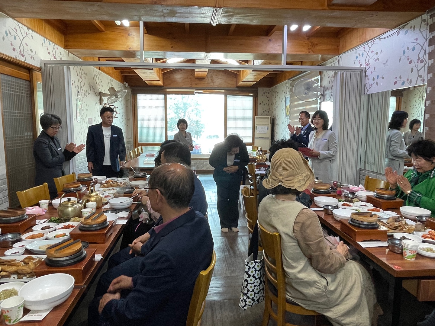“퇴직교직원 간담회, 경험을 나누고 미래를 이야기하다” - 관련이미지2