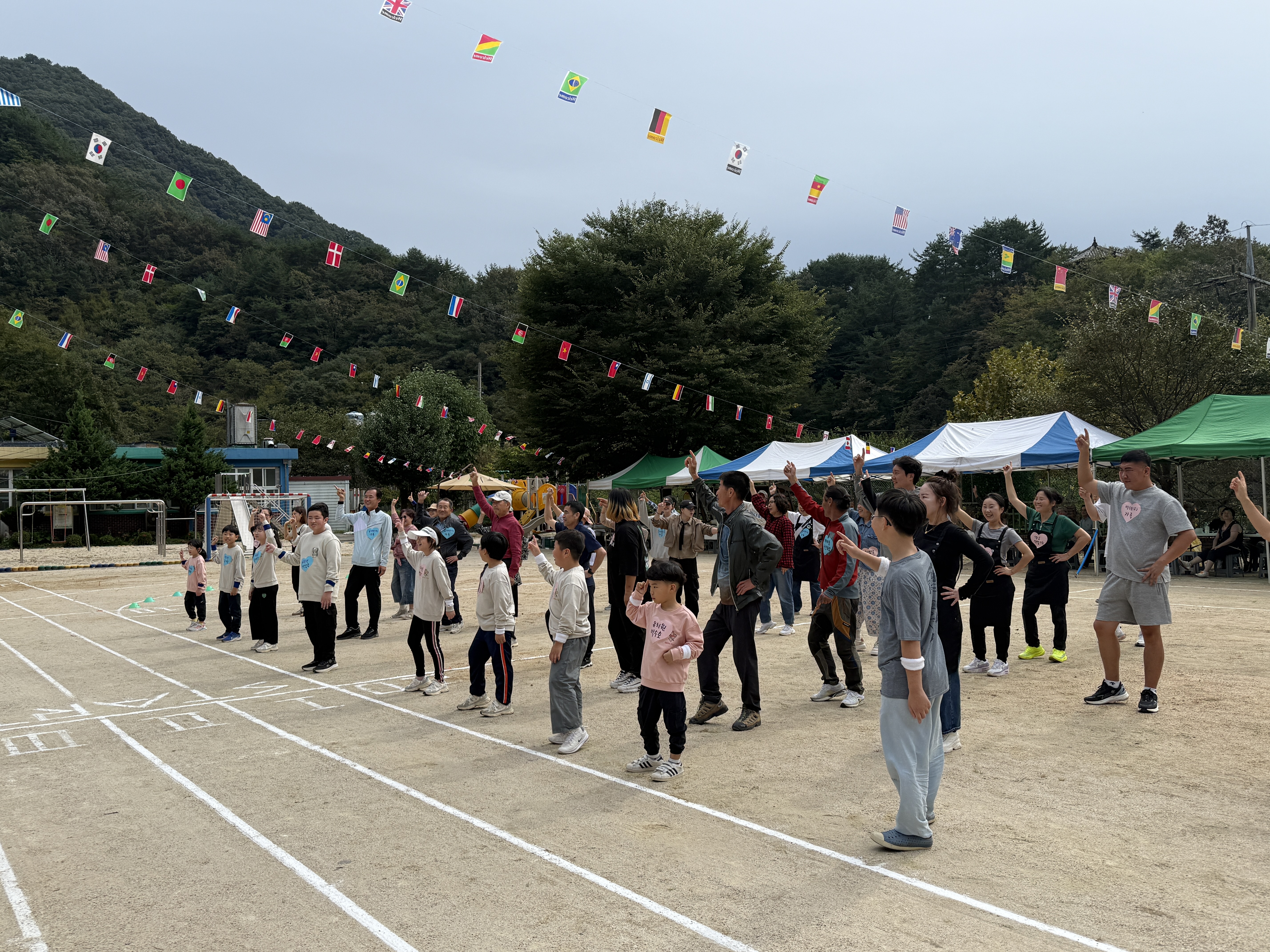 교육공동체가 함께 웃고 즐기는 ‘왕성분교 가을 어울림 한마당’ - 관련이미지2