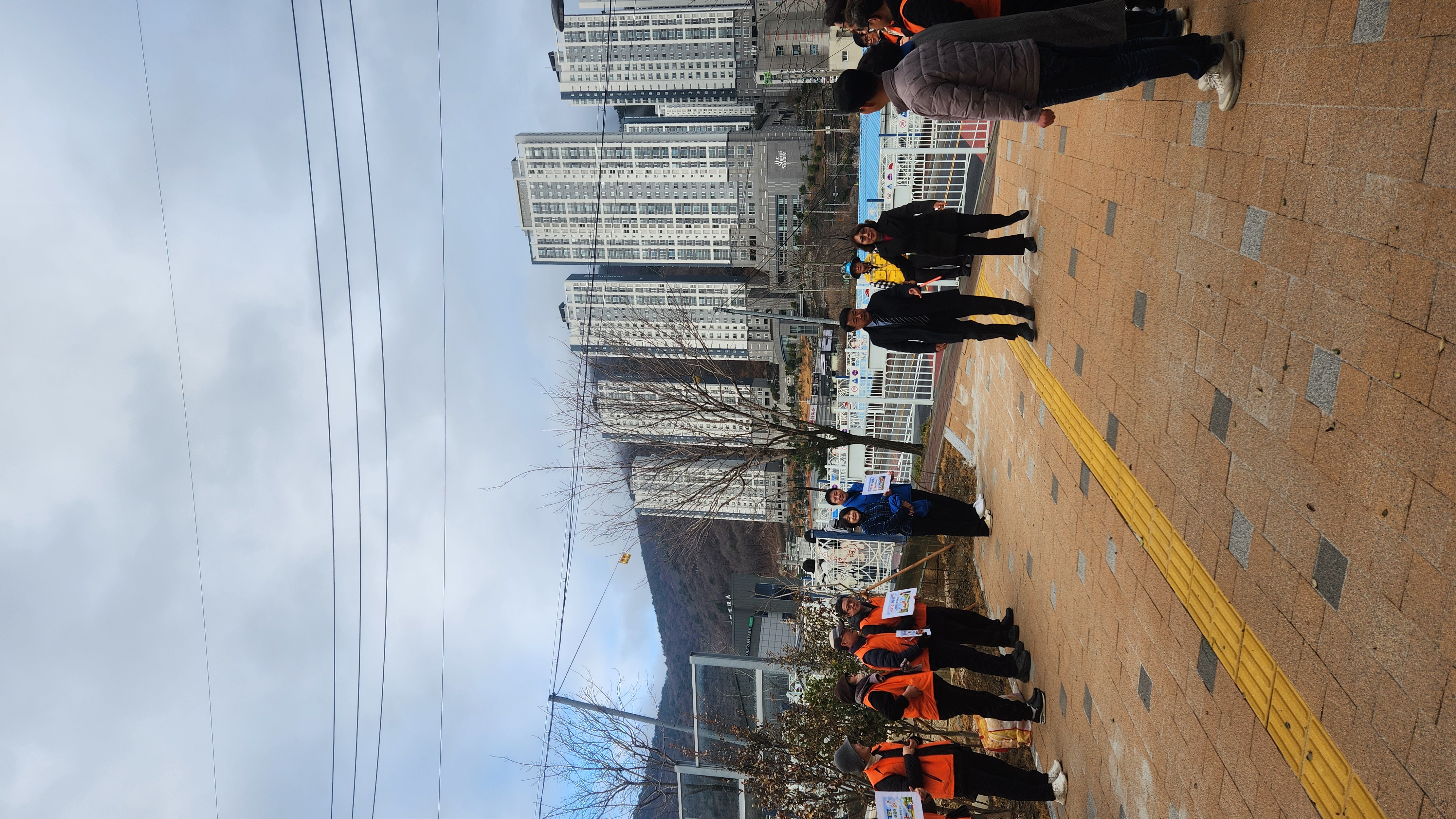 거제상문중·용산유치원 개교… 3월 3일 첫 등교, 교육장 등교맞이로 새출발 응원 - 관련이미지2