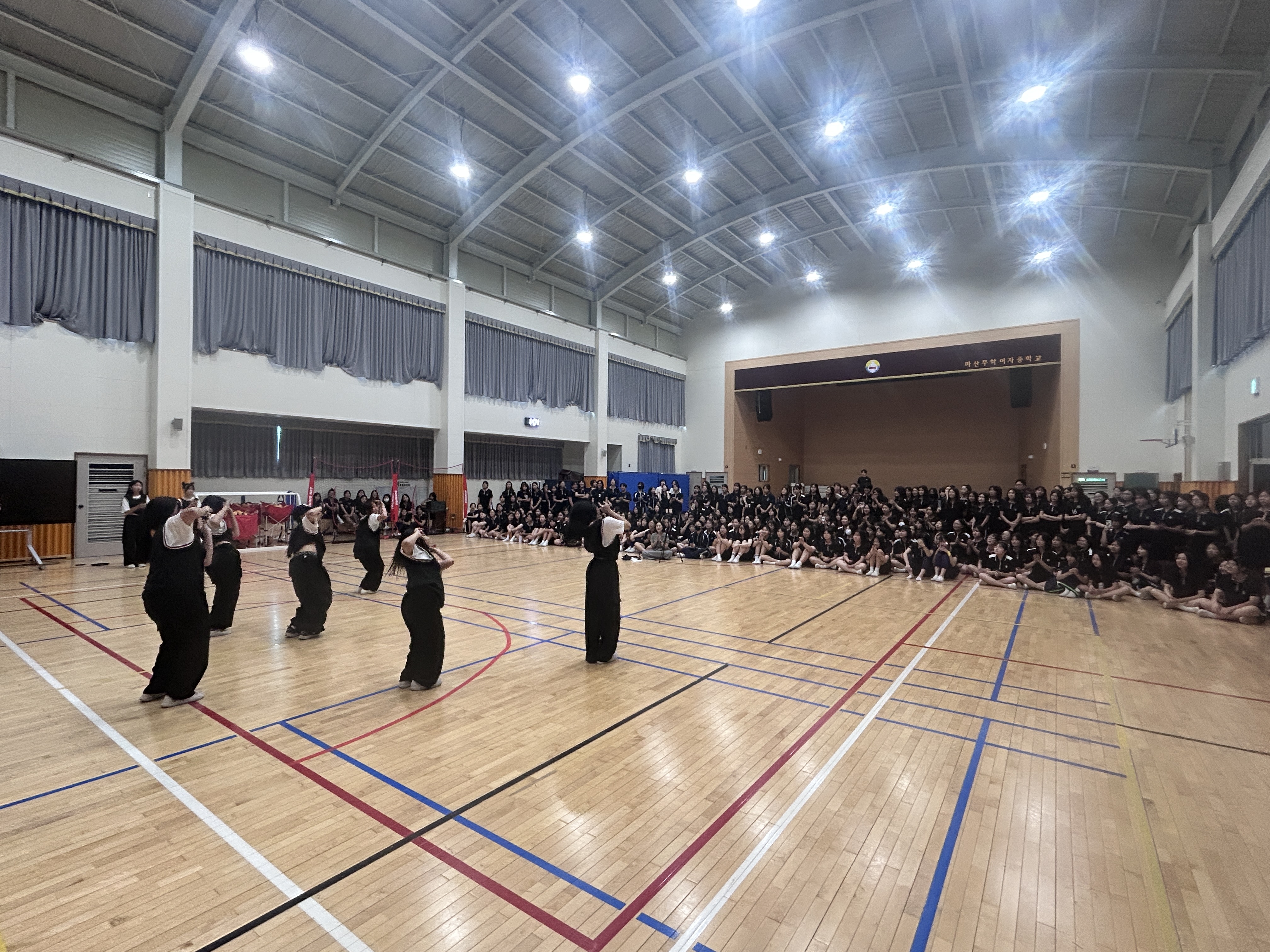 무더위도 막지 못한 열정, 마산무학여자중학교 댄스동아리 ‘어도러블’의 눈부신 도전과 성과 - 관련이미지1