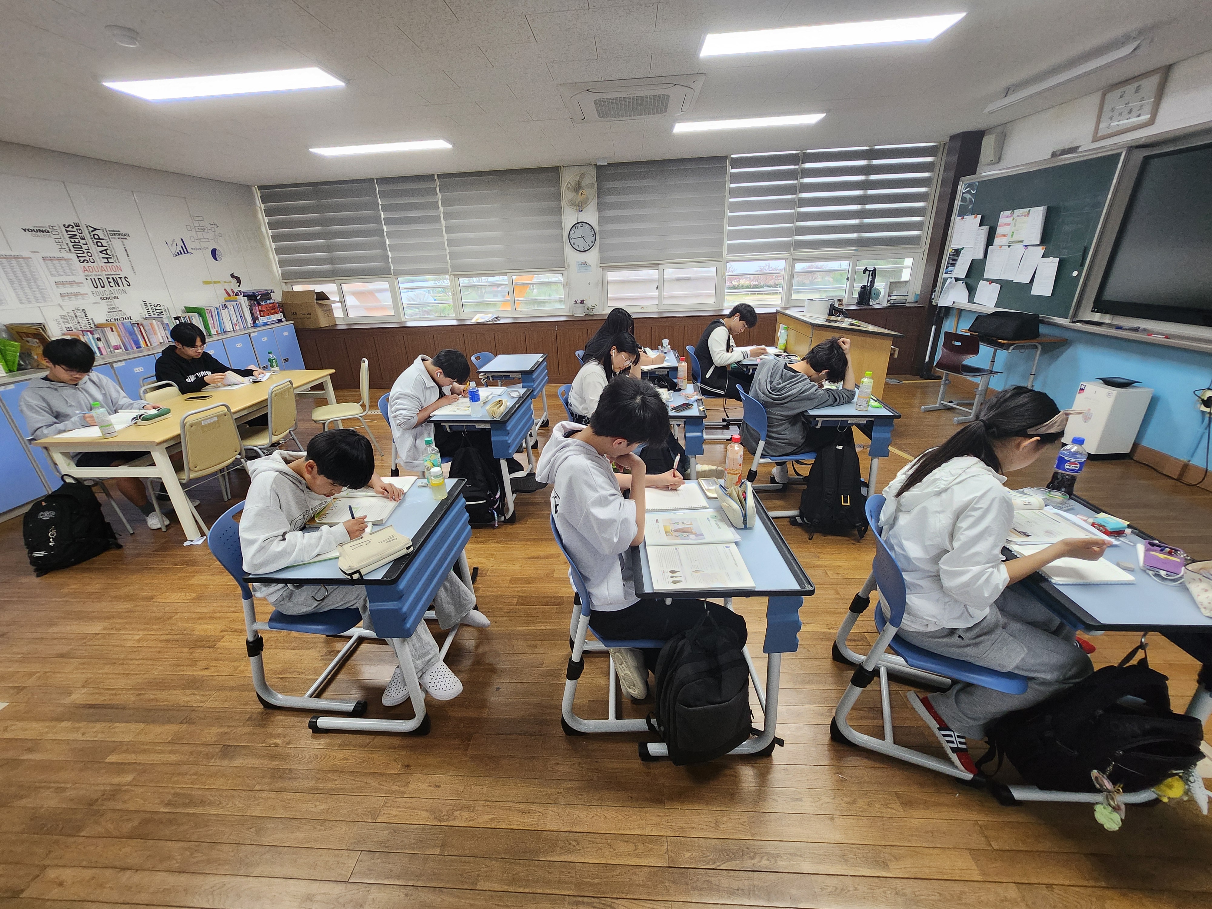 진서중, 학습 취약 지역 여건 속 ‘별빛 공부방‘ 으로 배움의 불 밝히다 - 관련이미지1