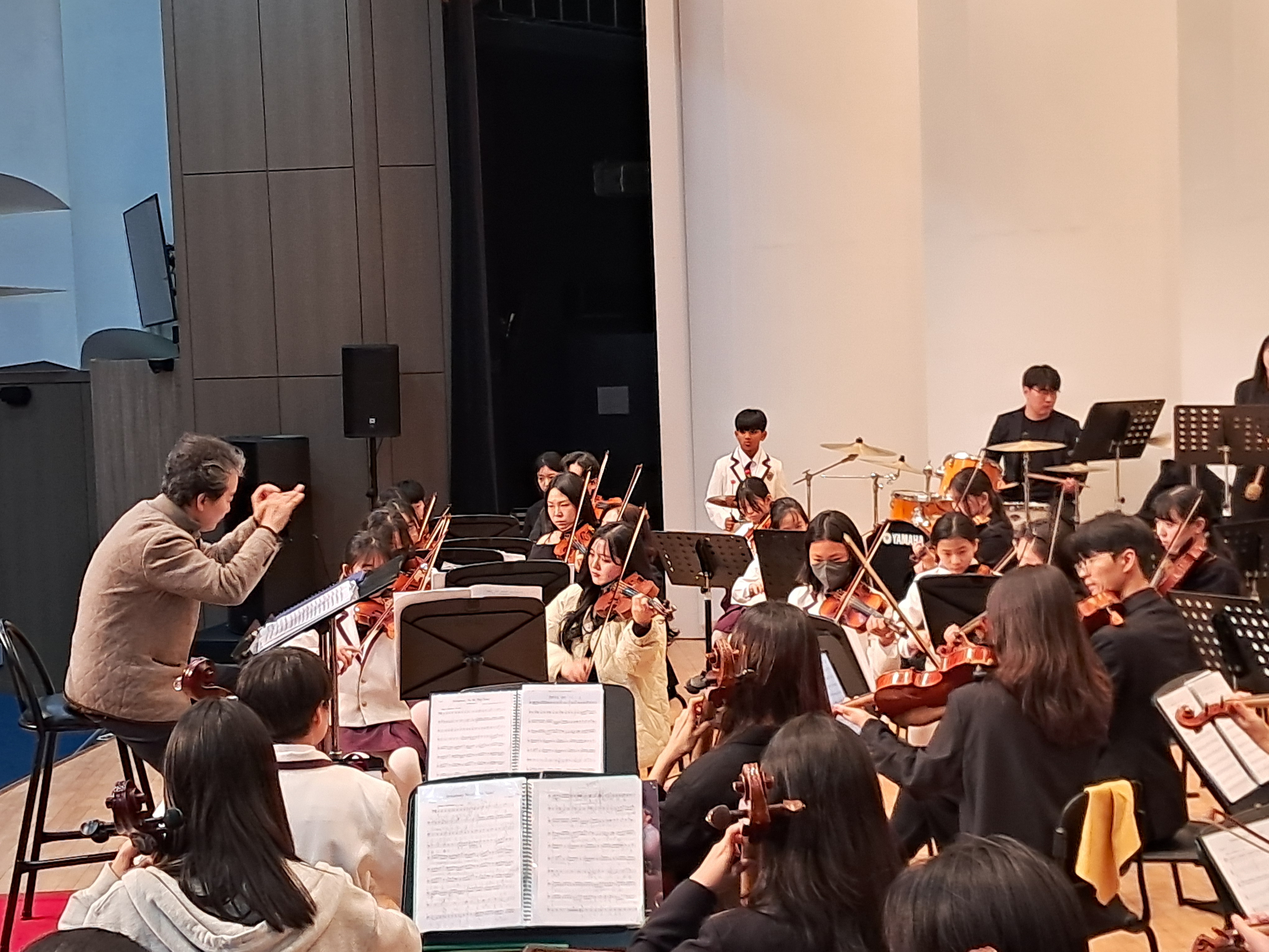 진성초 학생오케스트라, 진해필하모닉 오케스트라와 함께 하는 특별공연 참가 - 관련이미지2