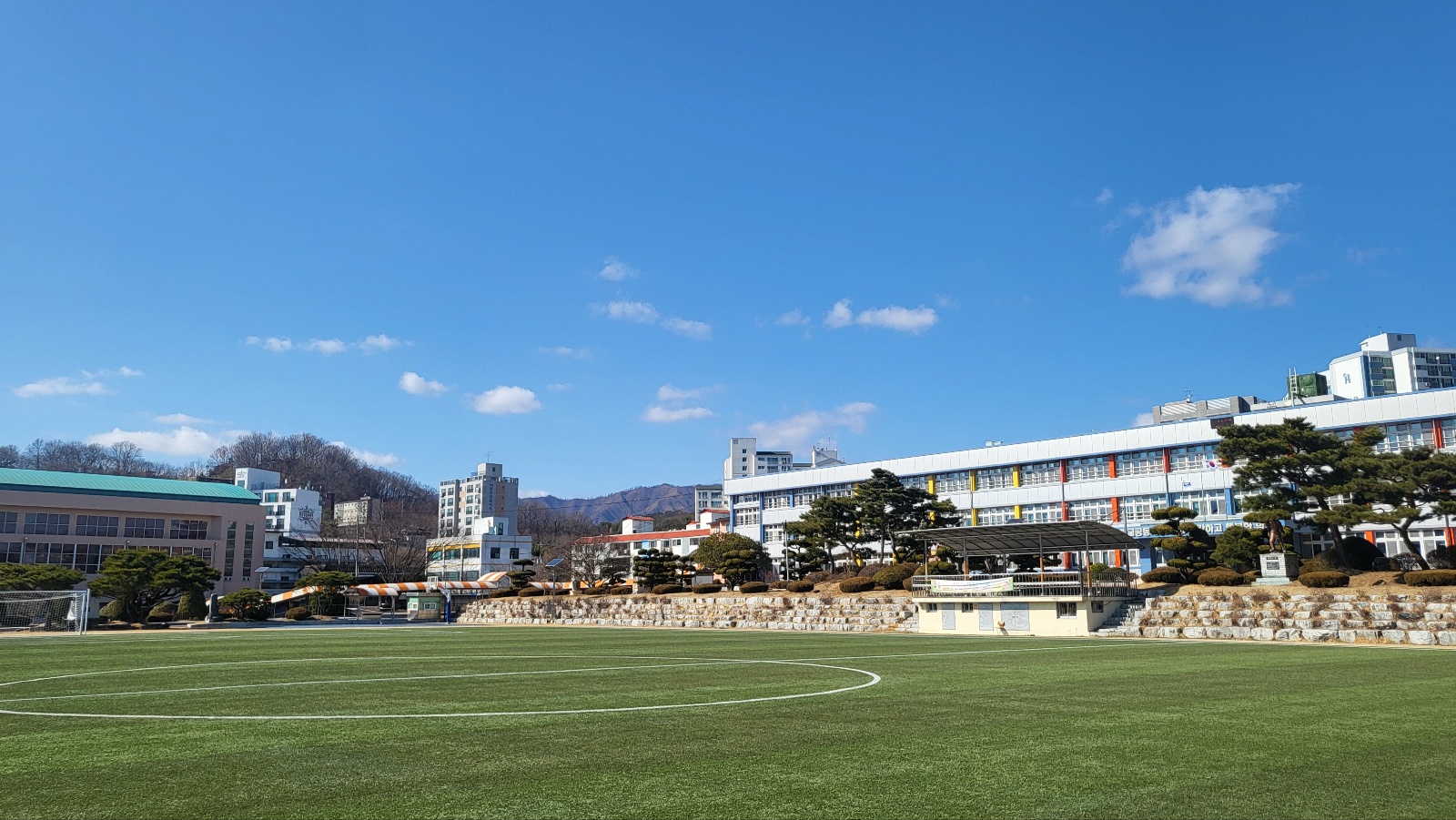 장학금 기탁으로 함양중 후배들의 꿈 응원 - 관련이미지1