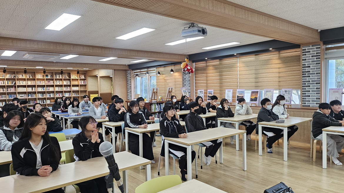 거제교육지원청, 예술인과 함께하는 거제얼교육 마음채움 문화행사 개최 - 관련이미지1