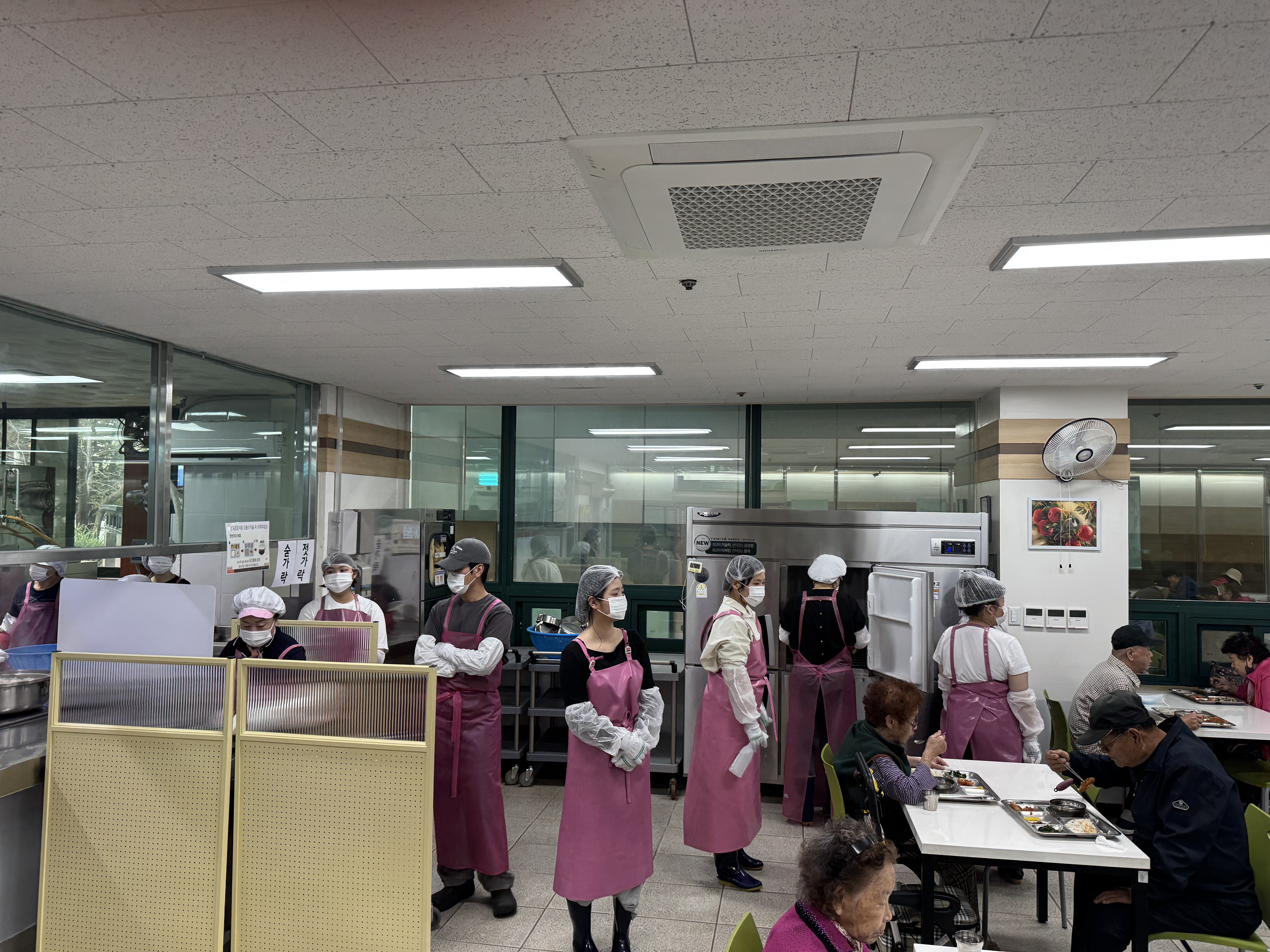 경상남도교육청 낙동강학생교육원, &#39;김해시종합사회복지관 방문 무료 급식 봉사활동&#39;  실천 - 관련이미지1