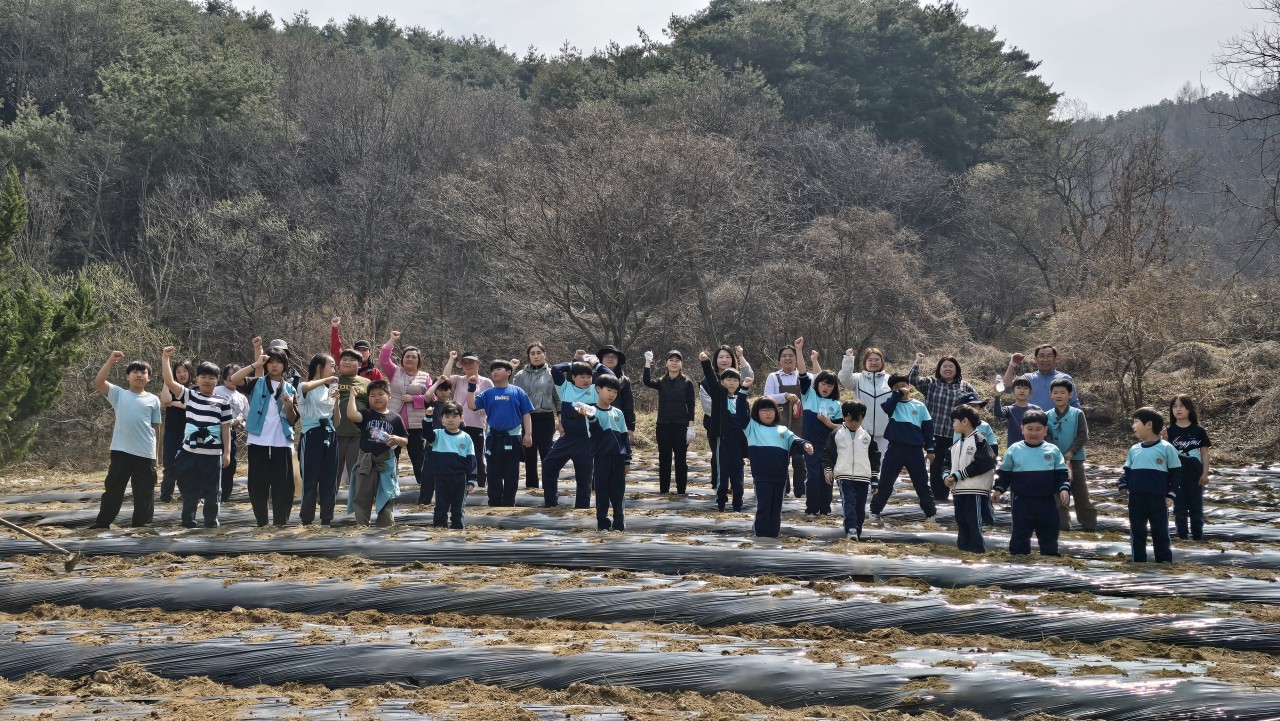 금반초, 유산양 거름에서 시작된 생태전환교육의 기적 - 관련이미지4