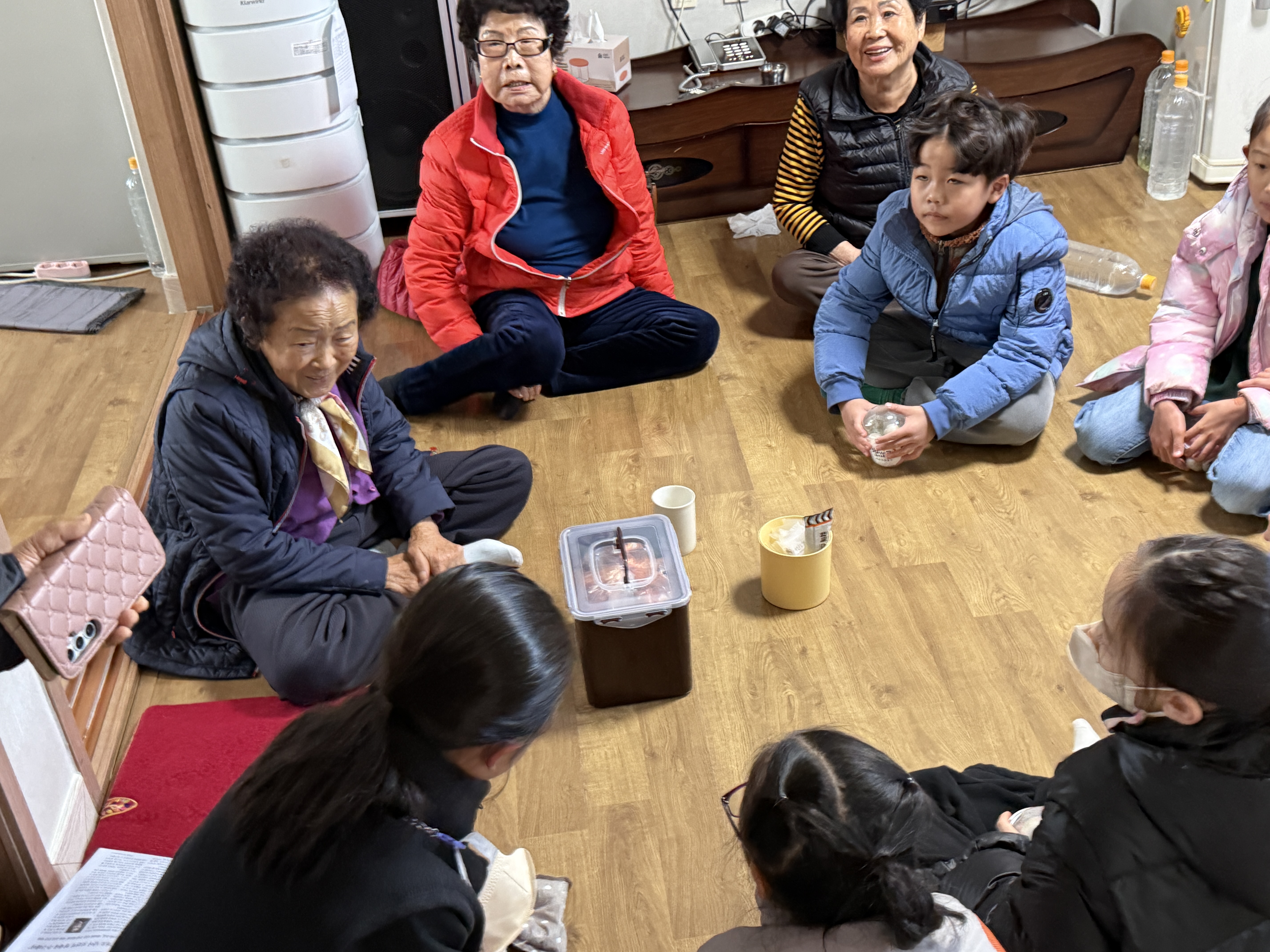 진영대흥초, 따뜻한 나눔으로 함께한 '김장 나눔 행사' 실시 - 관련이미지3