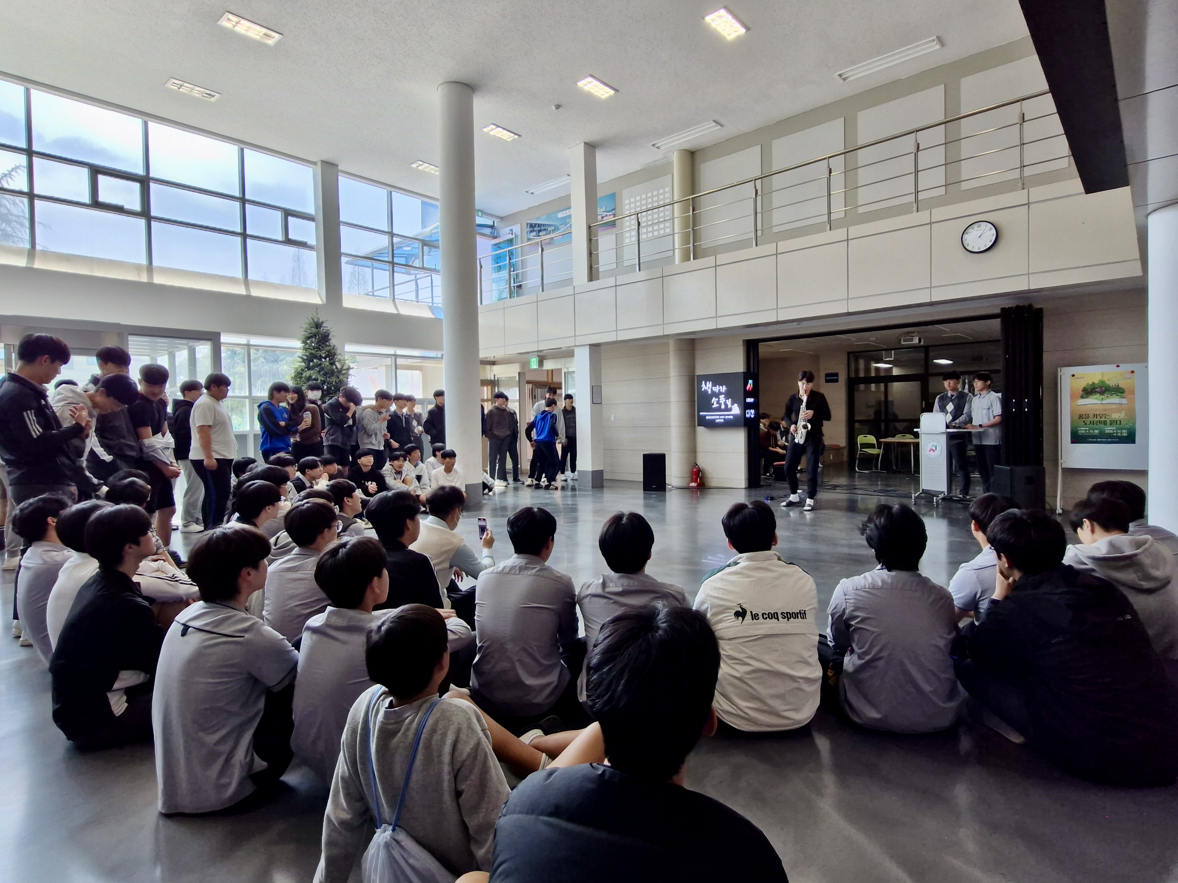 삼천포고, 특별한 버스킹 현장 스케치 - 관련이미지2