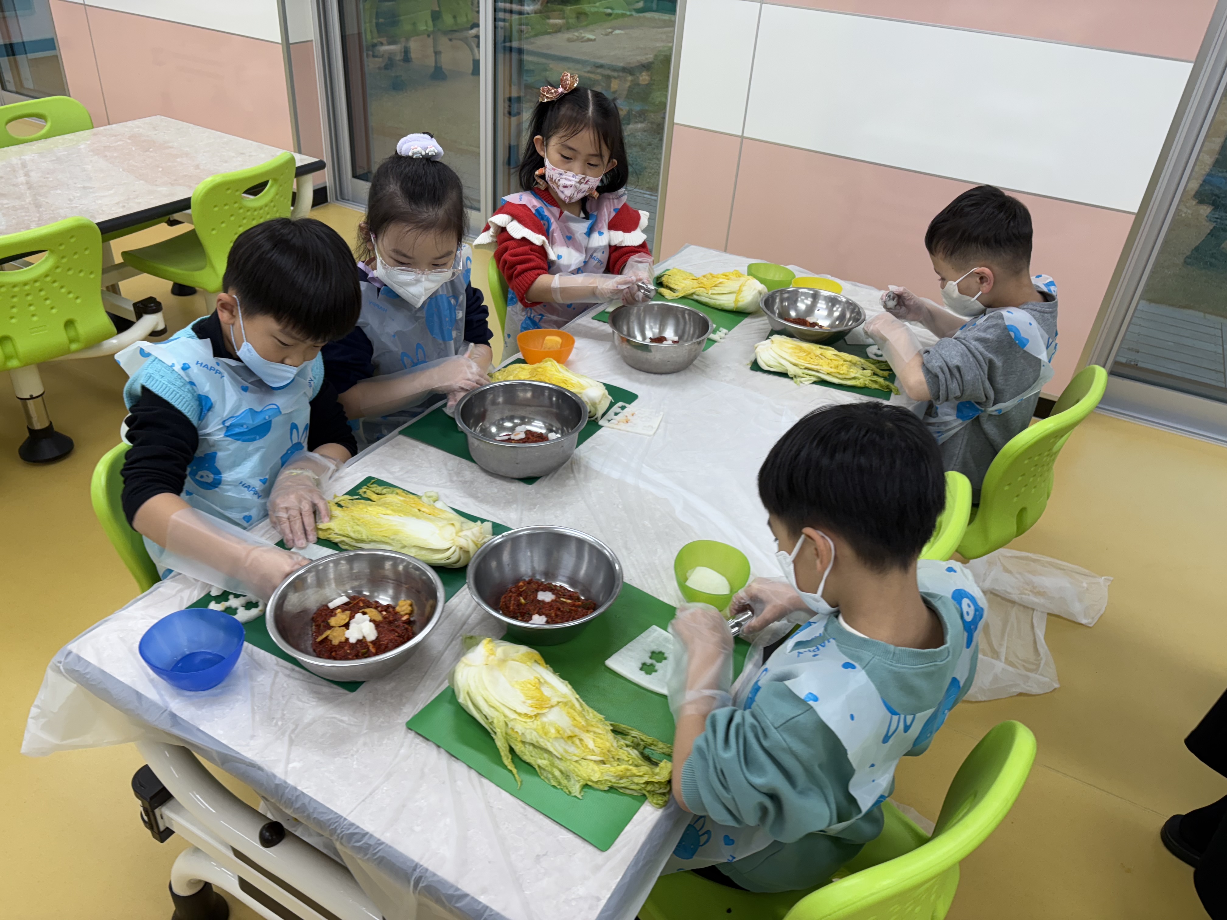 함께 만들며 쌓아가는 정(情), 겨울맞이 김장 체험 - 관련이미지1