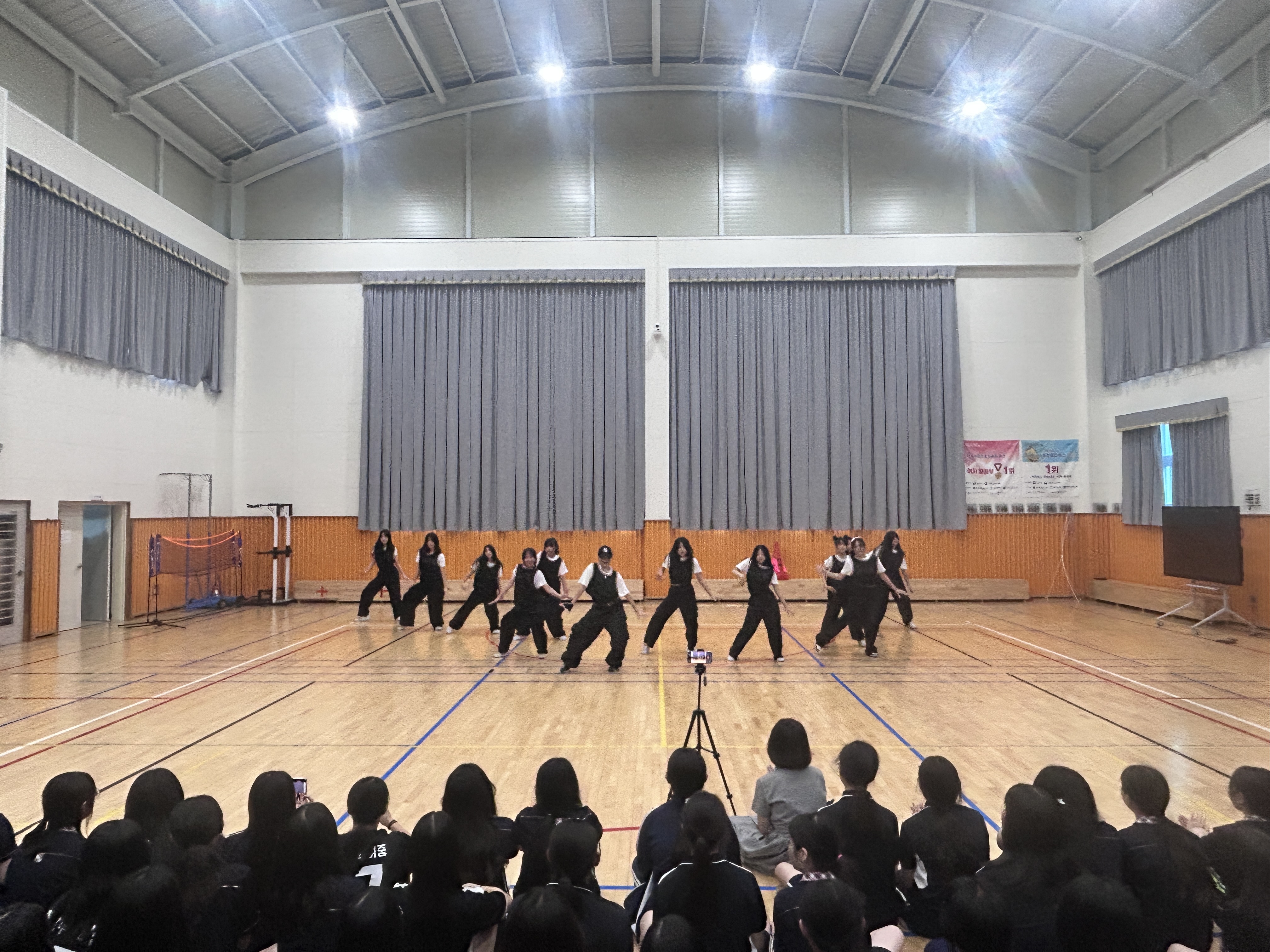 무더위도 막지 못한 열정, 마산무학여자중학교 댄스동아리 ‘어도러블’의 눈부신 도전과 성과 - 관련이미지2