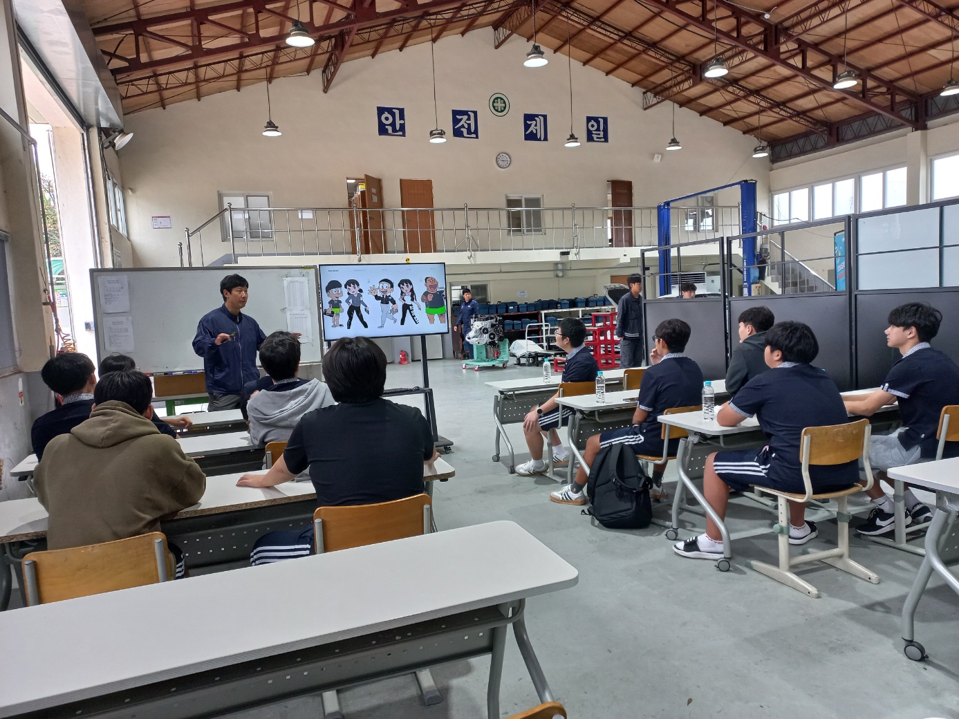 함안중학교, 창녕슈퍼텍고 및 경남로봇고 연계 전공체험 운영 - 관련이미지2