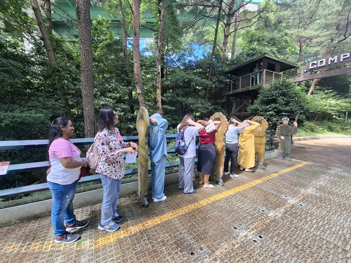 거제장평중, 학부모회 동아리 및 다문화 가정 학부모와 함께하는 ‘6·25 맞이 역사·문화 탐방’ 실시 - 관련이미지3