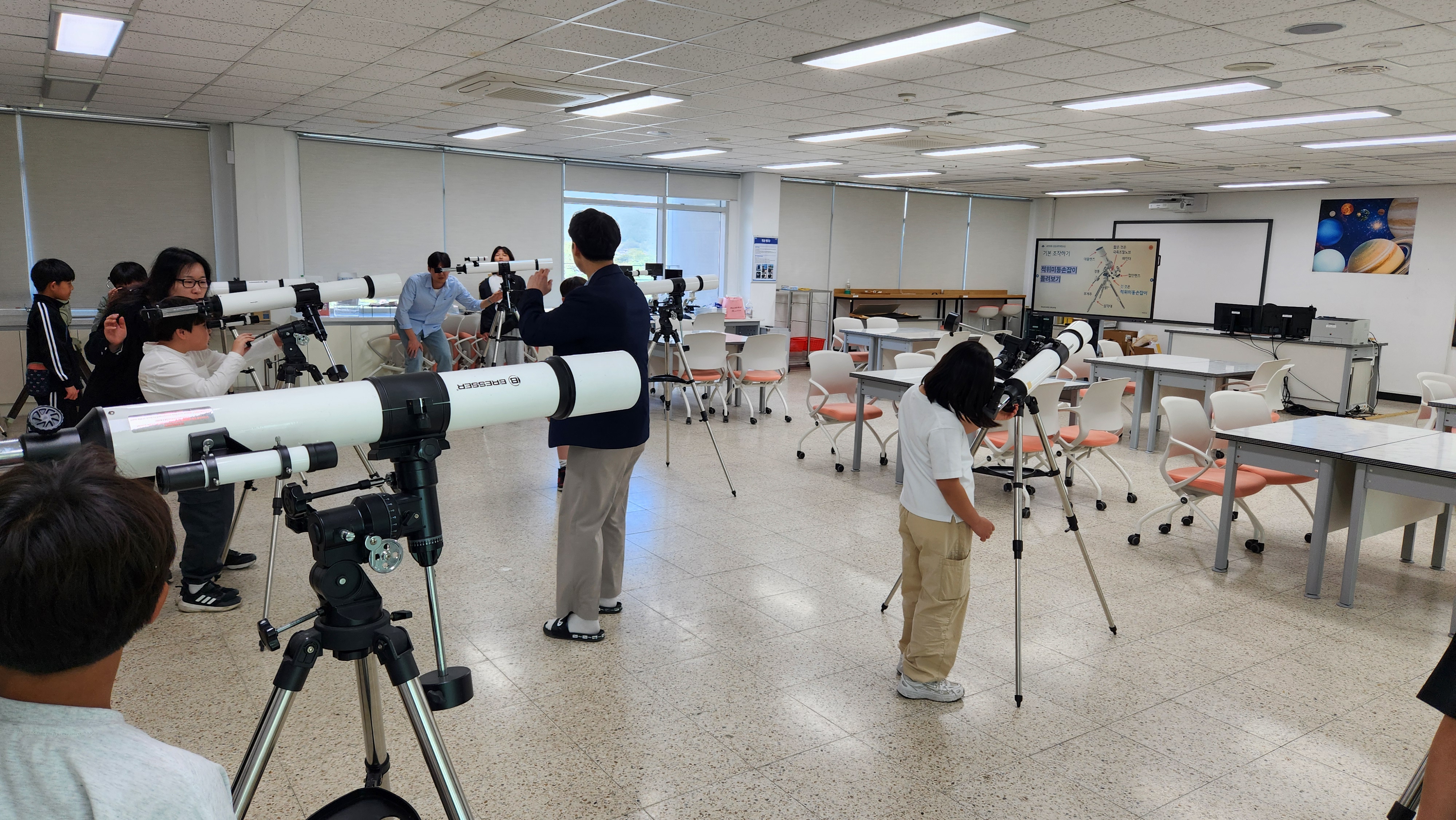 경남과학교육원, 4월 과학톡톡! 일일과학체험교실 ‘호평’ - 관련이미지1