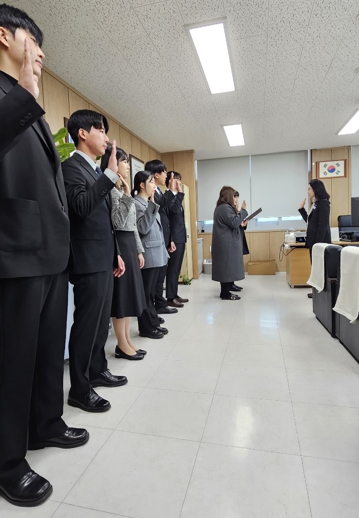 창녕교육지원청, 2025.3.1.자 신규교사 임명장 수여식 개최 - 관련이미지2
